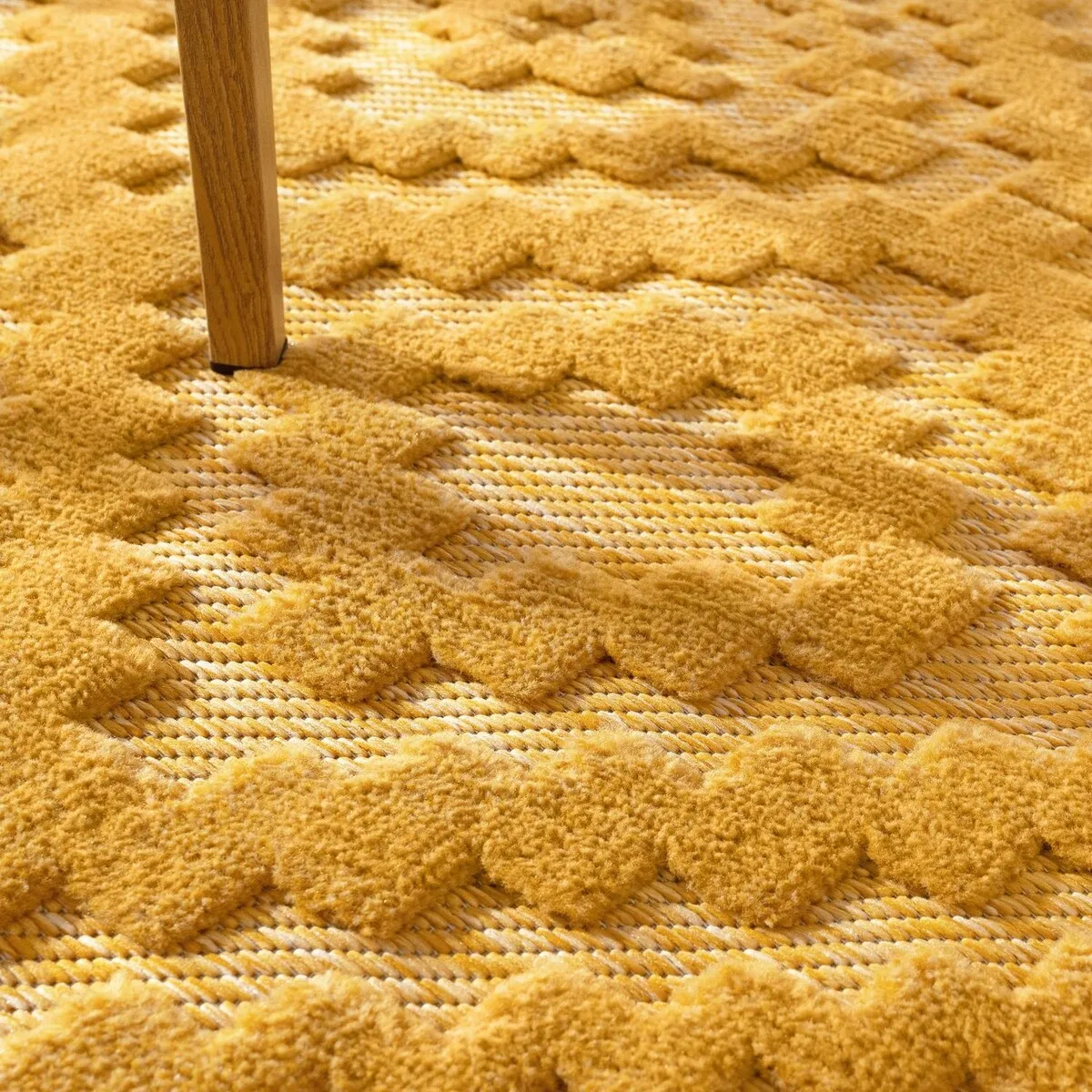 Indoor & Outdoor Rug With Moroccan Trellis High-Low Pattern