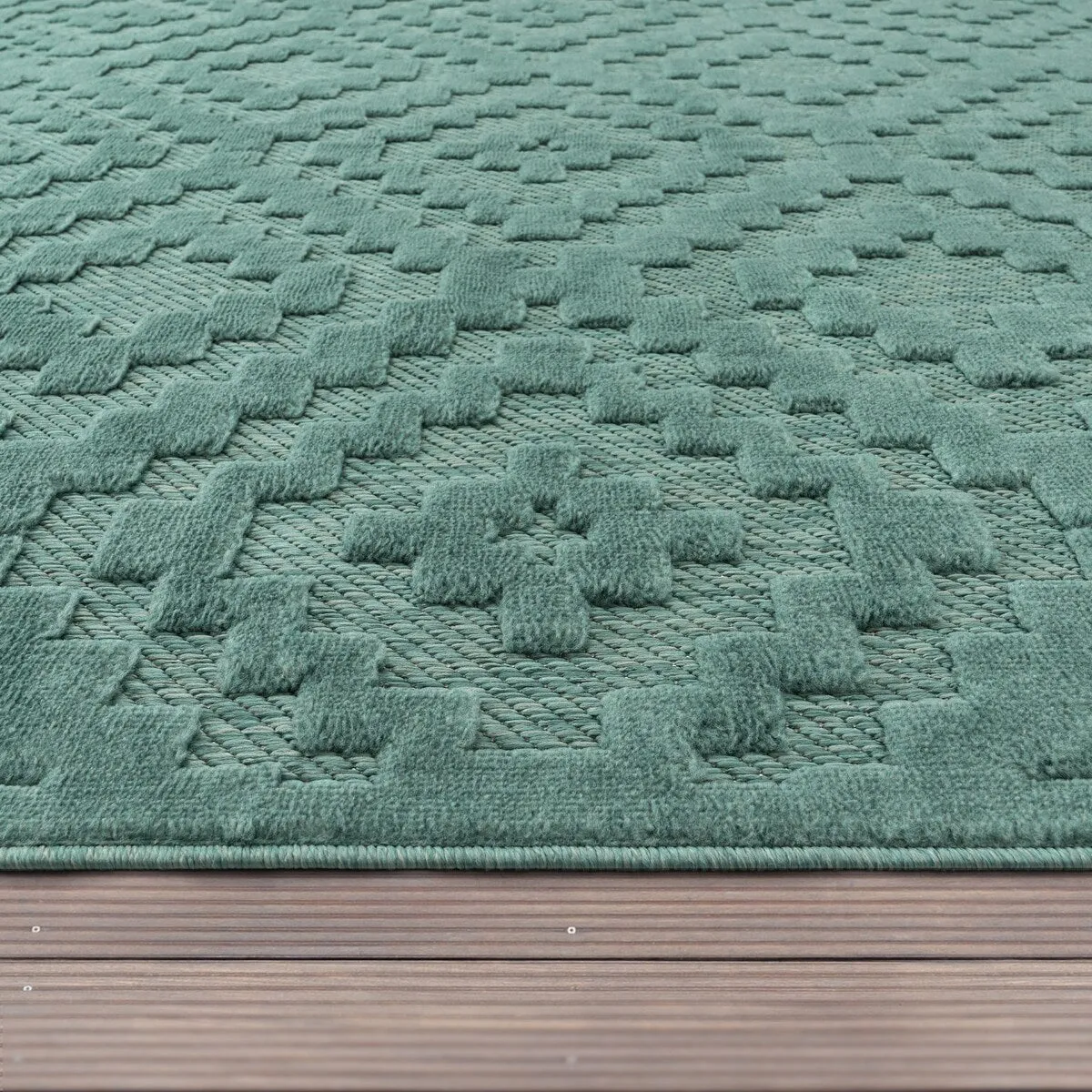 Indoor & Outdoor Rug With Moroccan Trellis High-Low Pattern