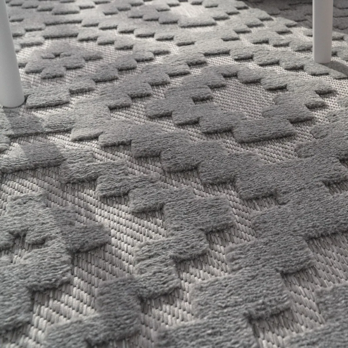 Indoor & Outdoor Rug With Moroccan Trellis High-Low Pattern
