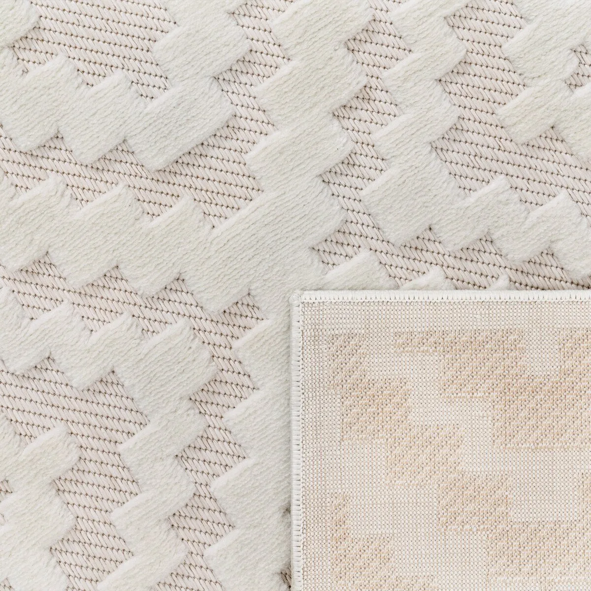 Indoor & Outdoor Rug With Moroccan Trellis High-Low Pattern