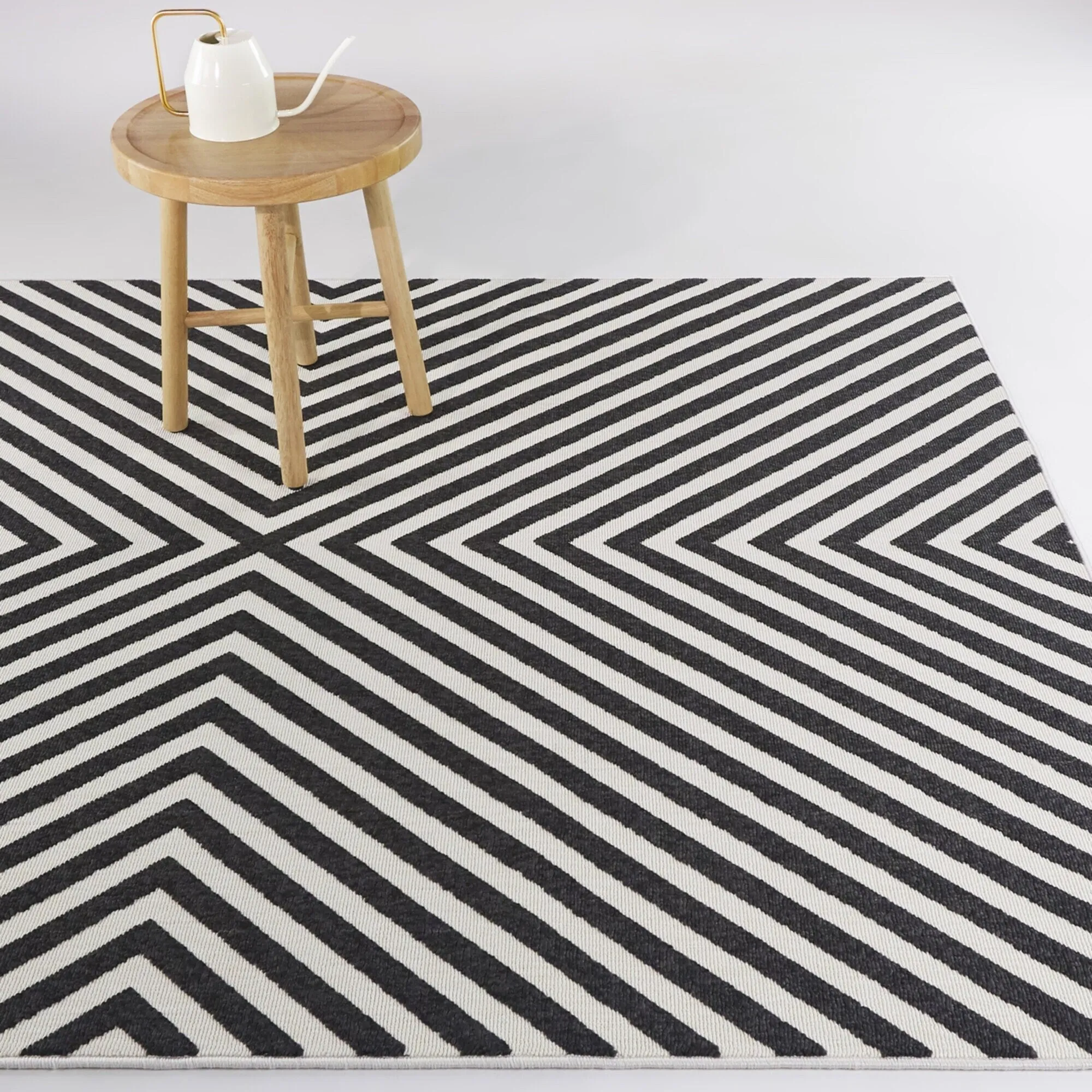 Issei Modern Striped Indoor/Outdoor Area Rug