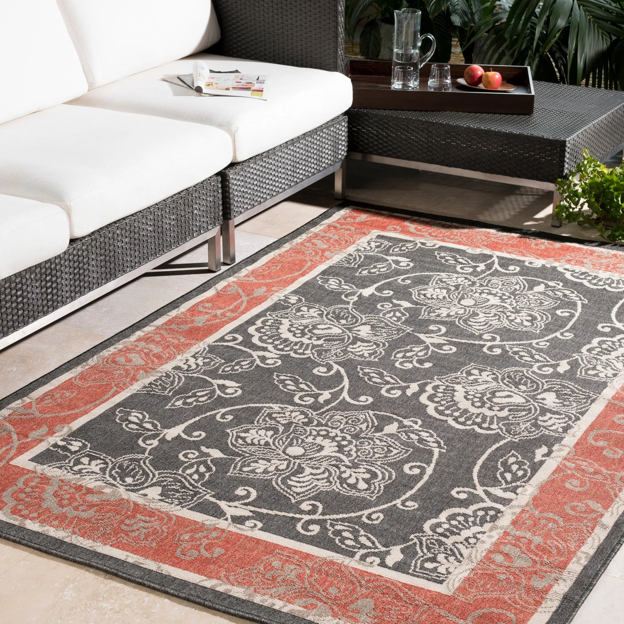 Janelle Indoor/Outdoor Transitional Floral Border Area Rug