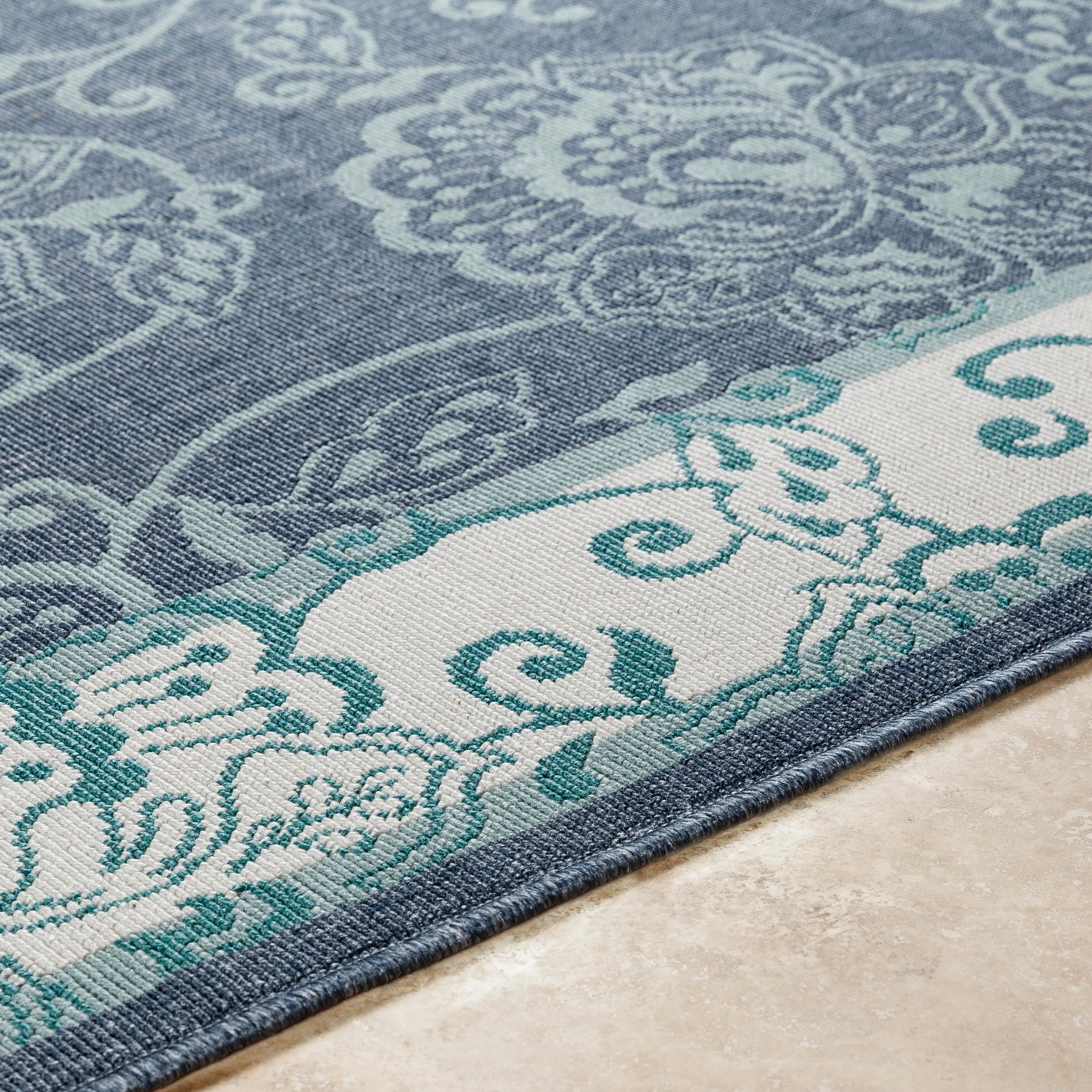Janelle Indoor/Outdoor Transitional Floral Border Area Rug