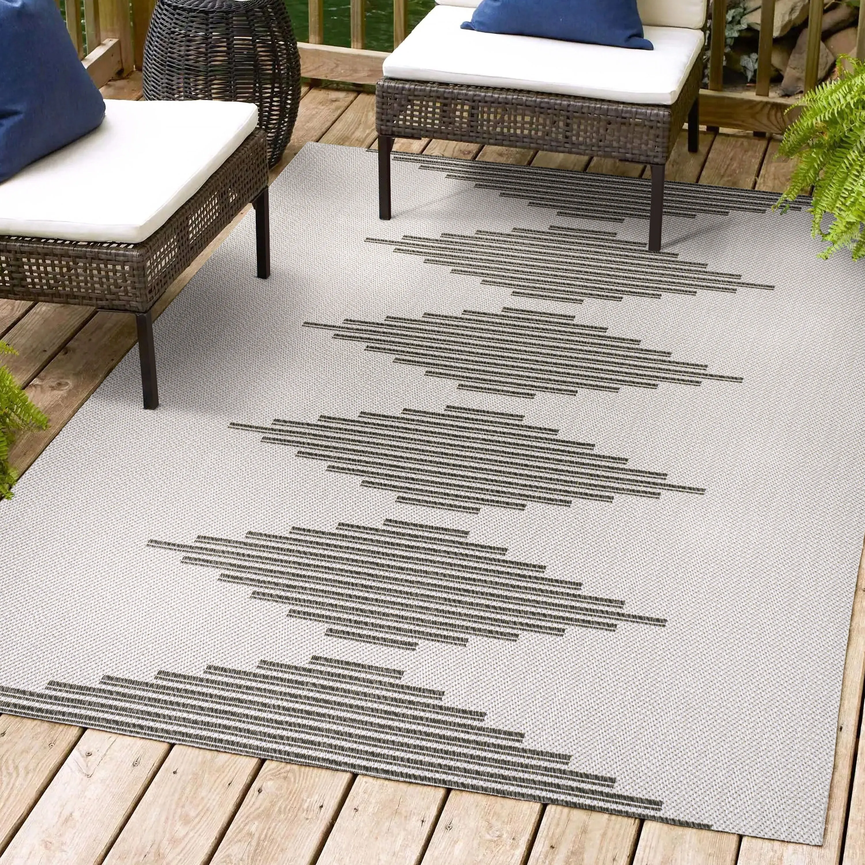 JONATHAN Y Castara Diamond Stripe Indoor/Outdoor Area Rug
