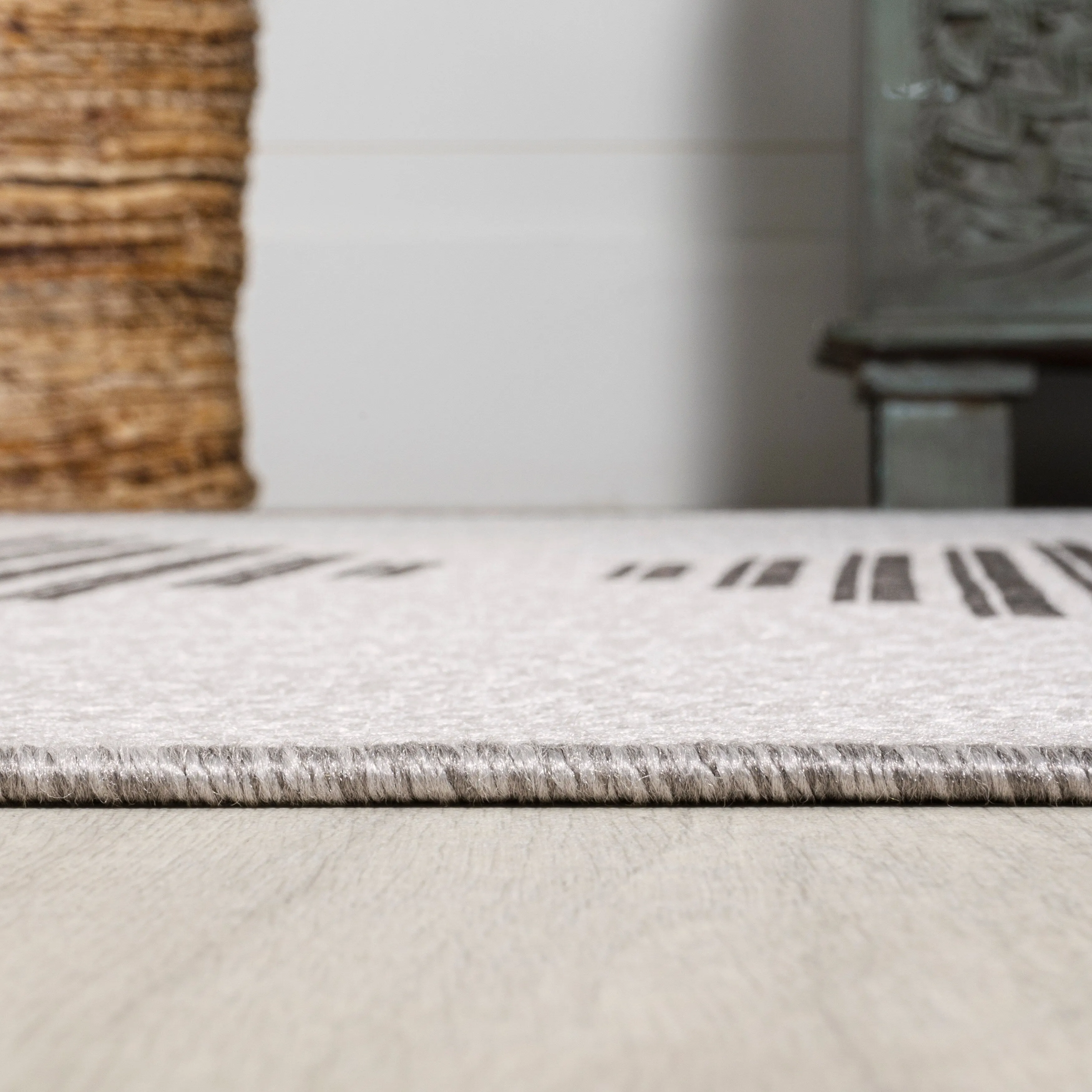 JONATHAN Y Castara Diamond Stripe Indoor/Outdoor Area Rug