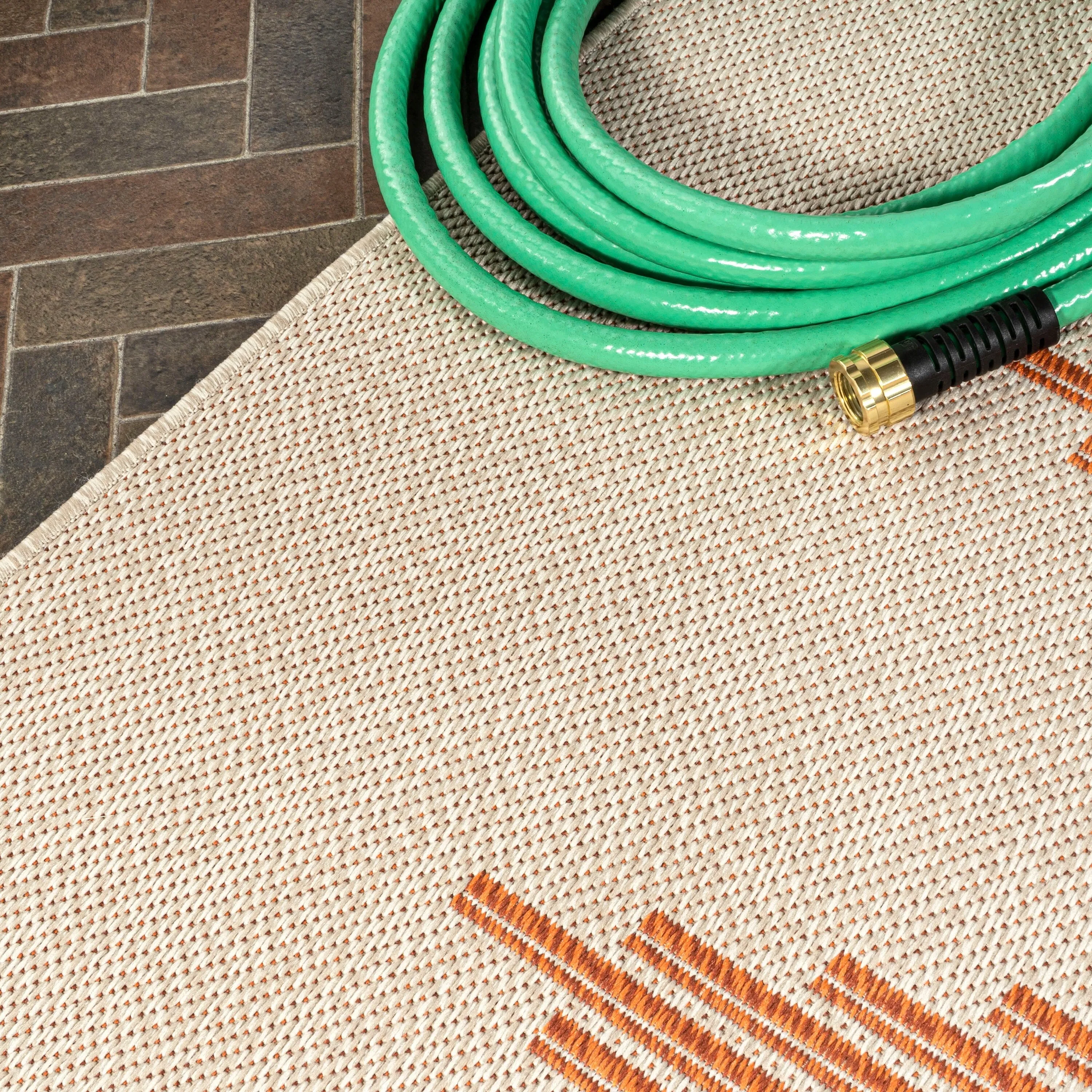 JONATHAN Y Castara Diamond Stripe Indoor/Outdoor Area Rug
