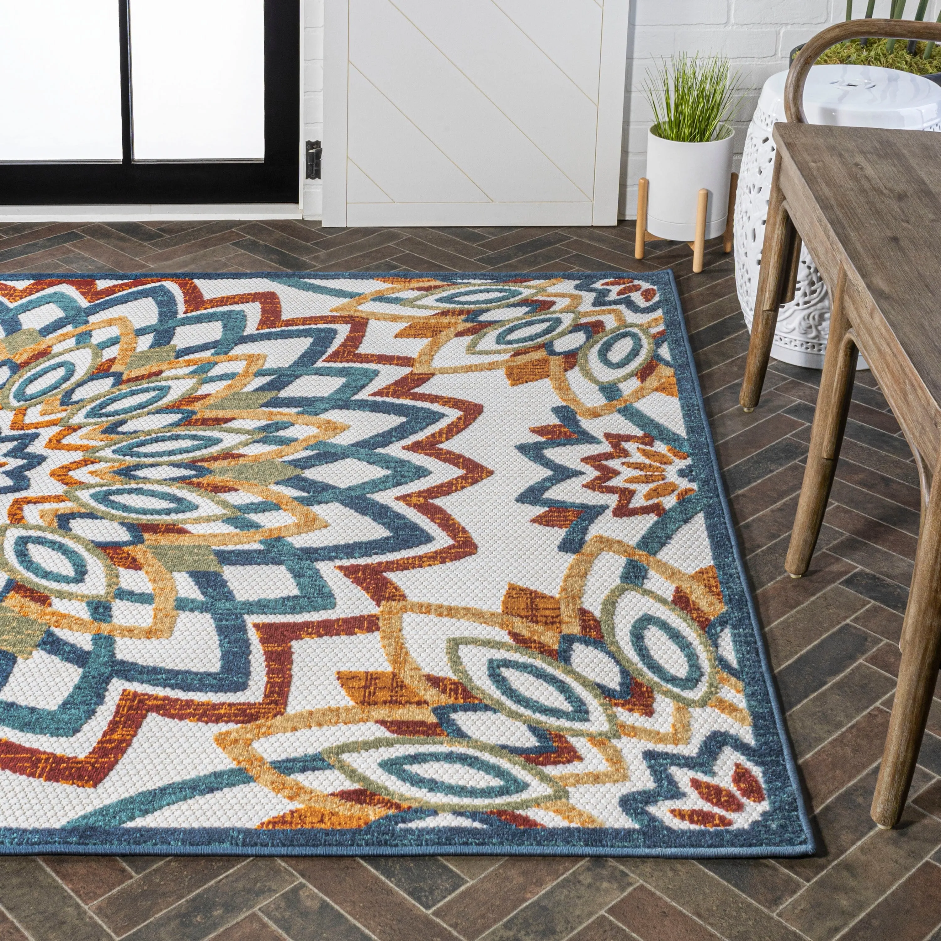 JONATHAN Y Cetara Abstract Bold Mandala High-Low Indoor/Outdoor Area Rug