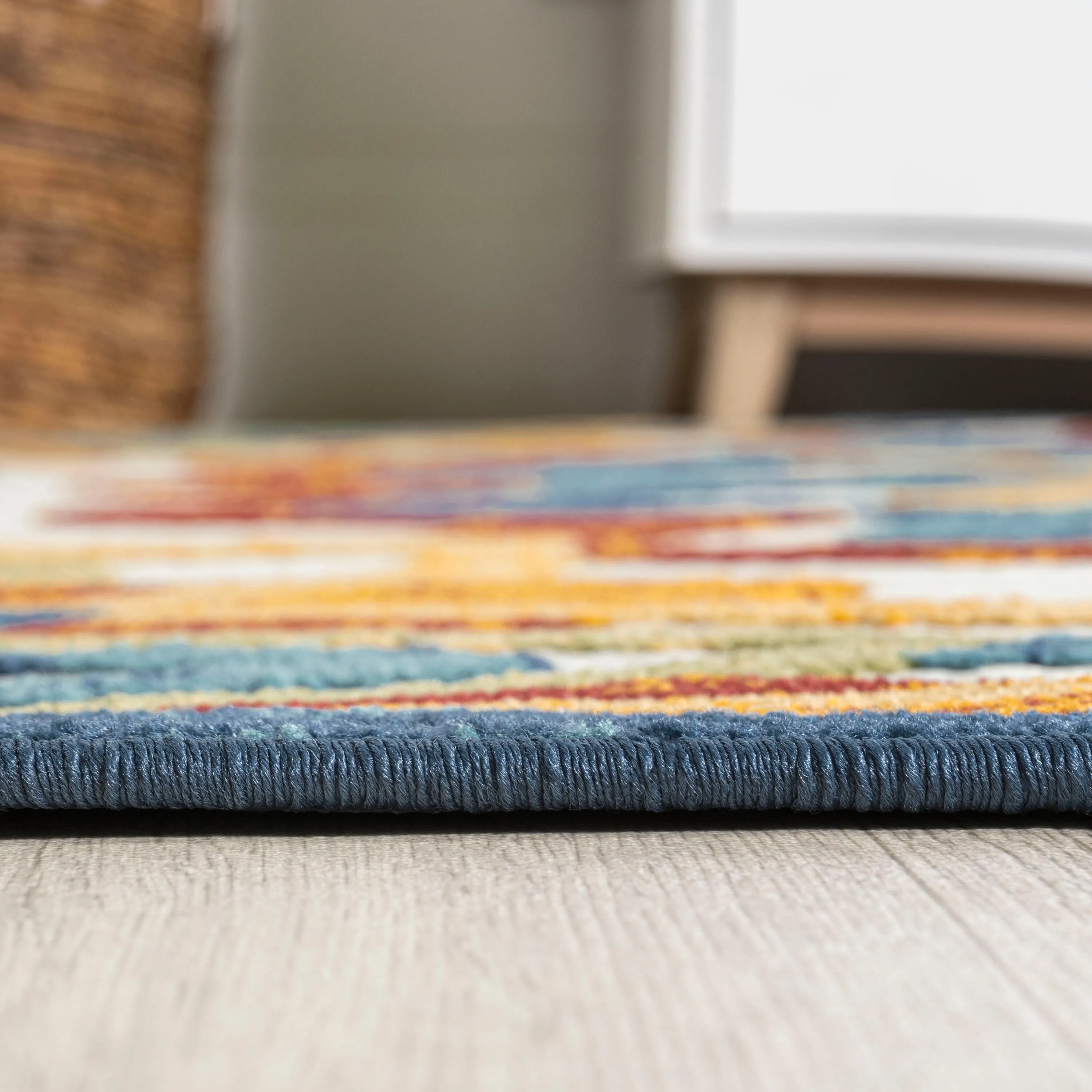 JONATHAN Y Cetara Abstract Bold Mandala High-Low Indoor/Outdoor Area Rug