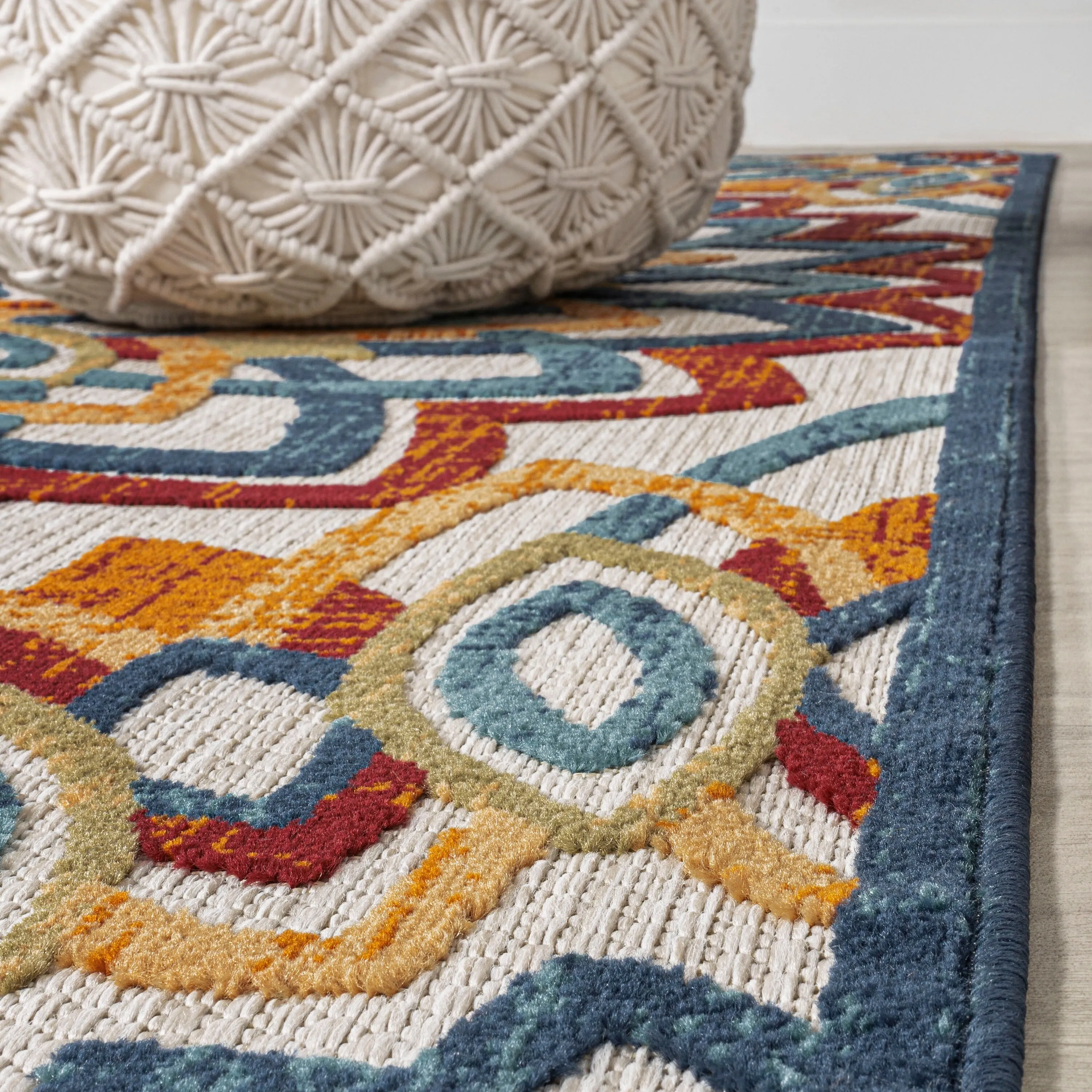 JONATHAN Y Cetara Abstract Bold Mandala High-Low Indoor/Outdoor Area Rug