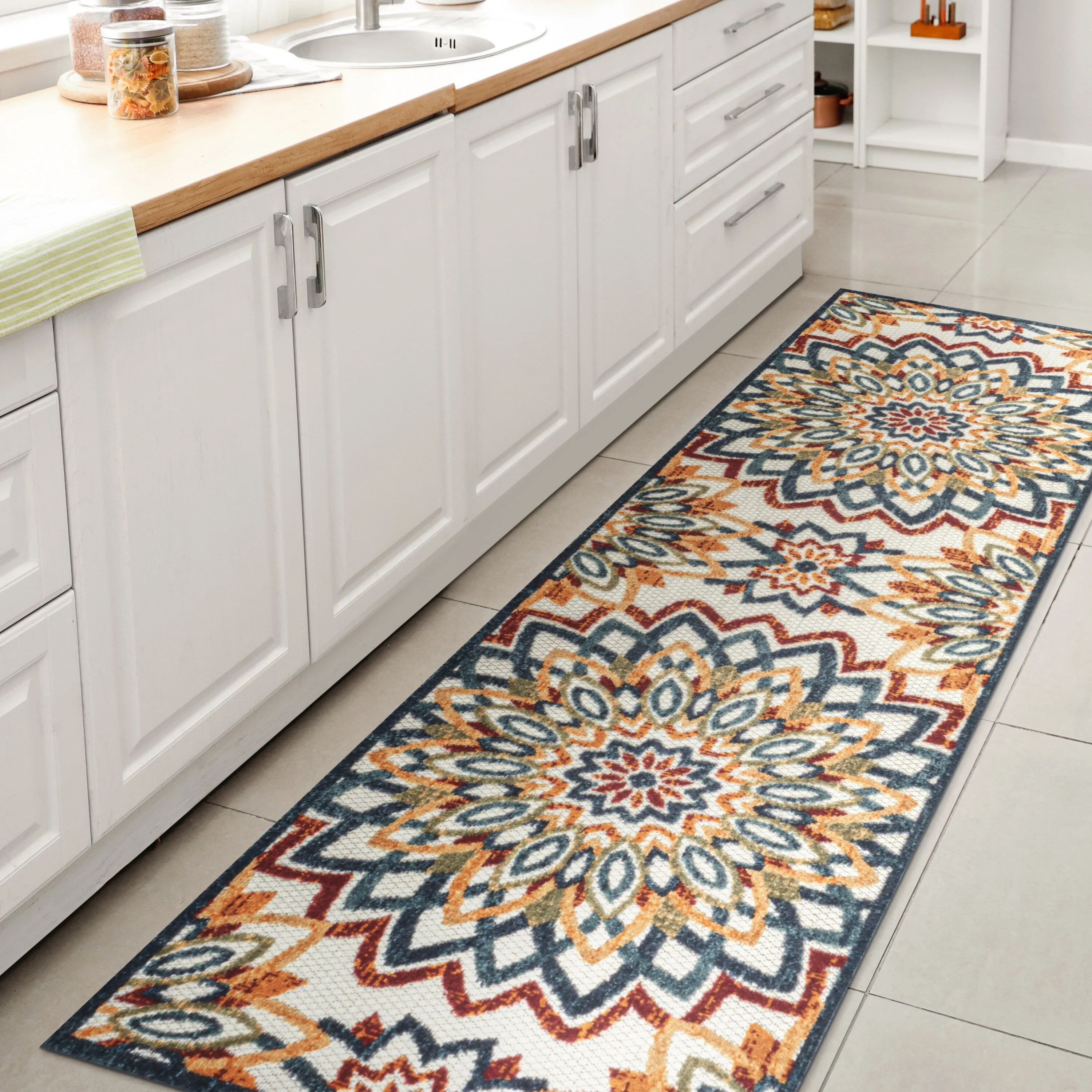 JONATHAN Y Cetara Abstract Bold Mandala High-Low Indoor/Outdoor Area Rug