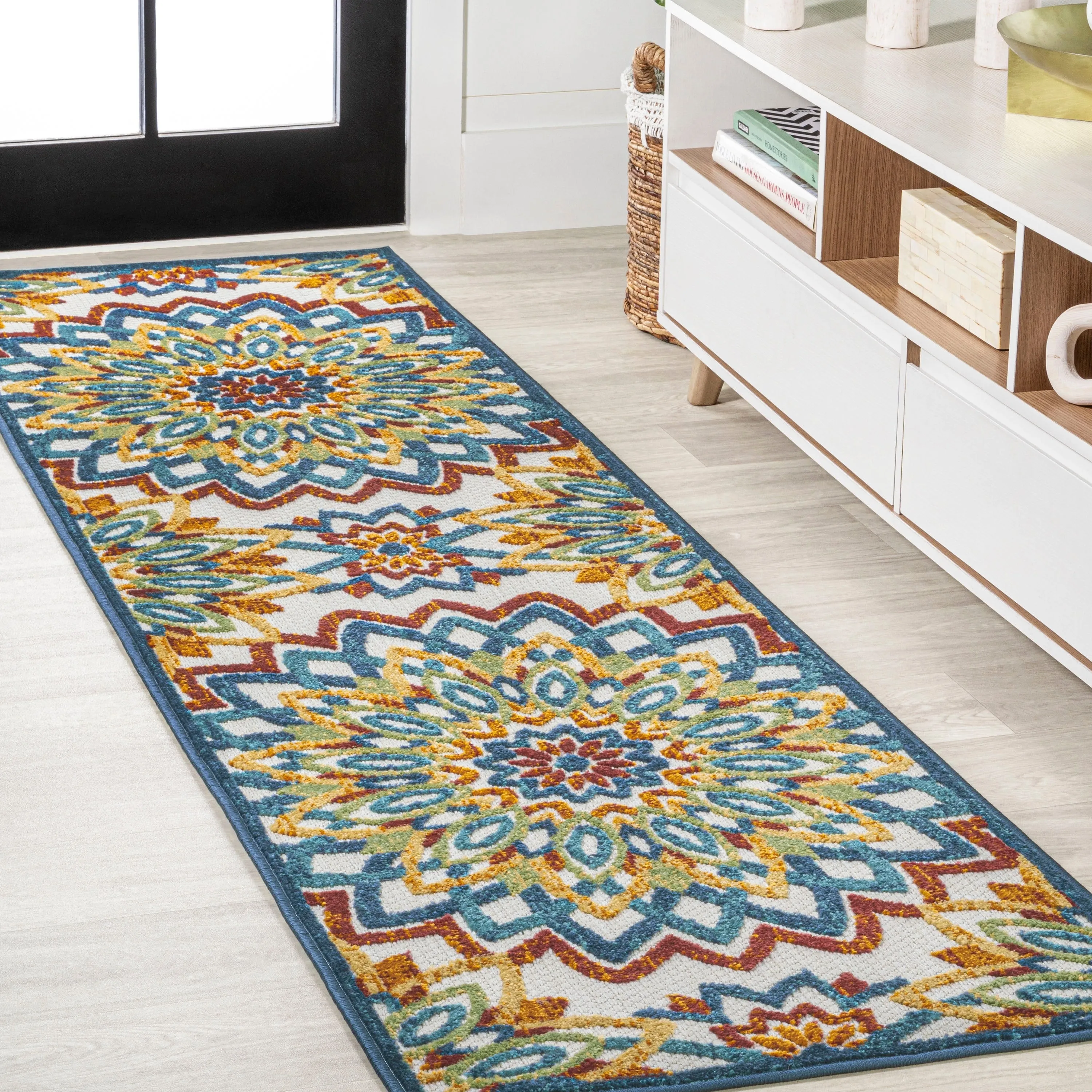 JONATHAN Y Cetara Abstract Bold Mandala High-Low Indoor/Outdoor Area Rug