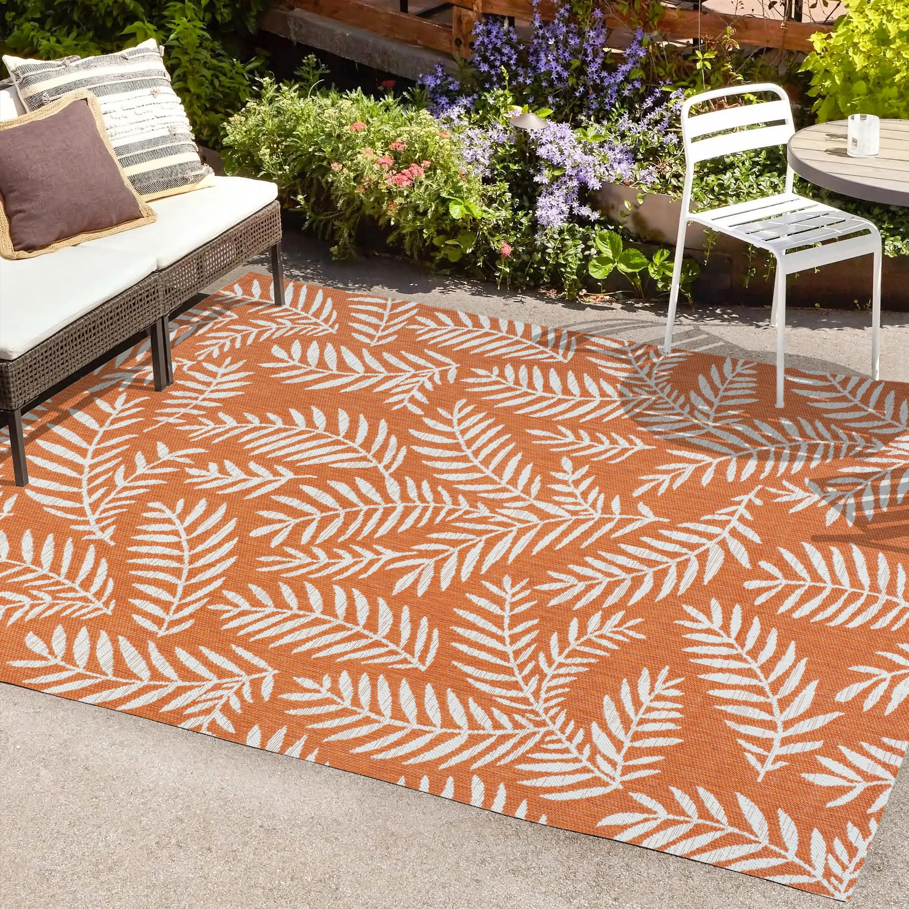 JONATHAN Y Galon Palm Frond Indoor/Outdoor Area Rug