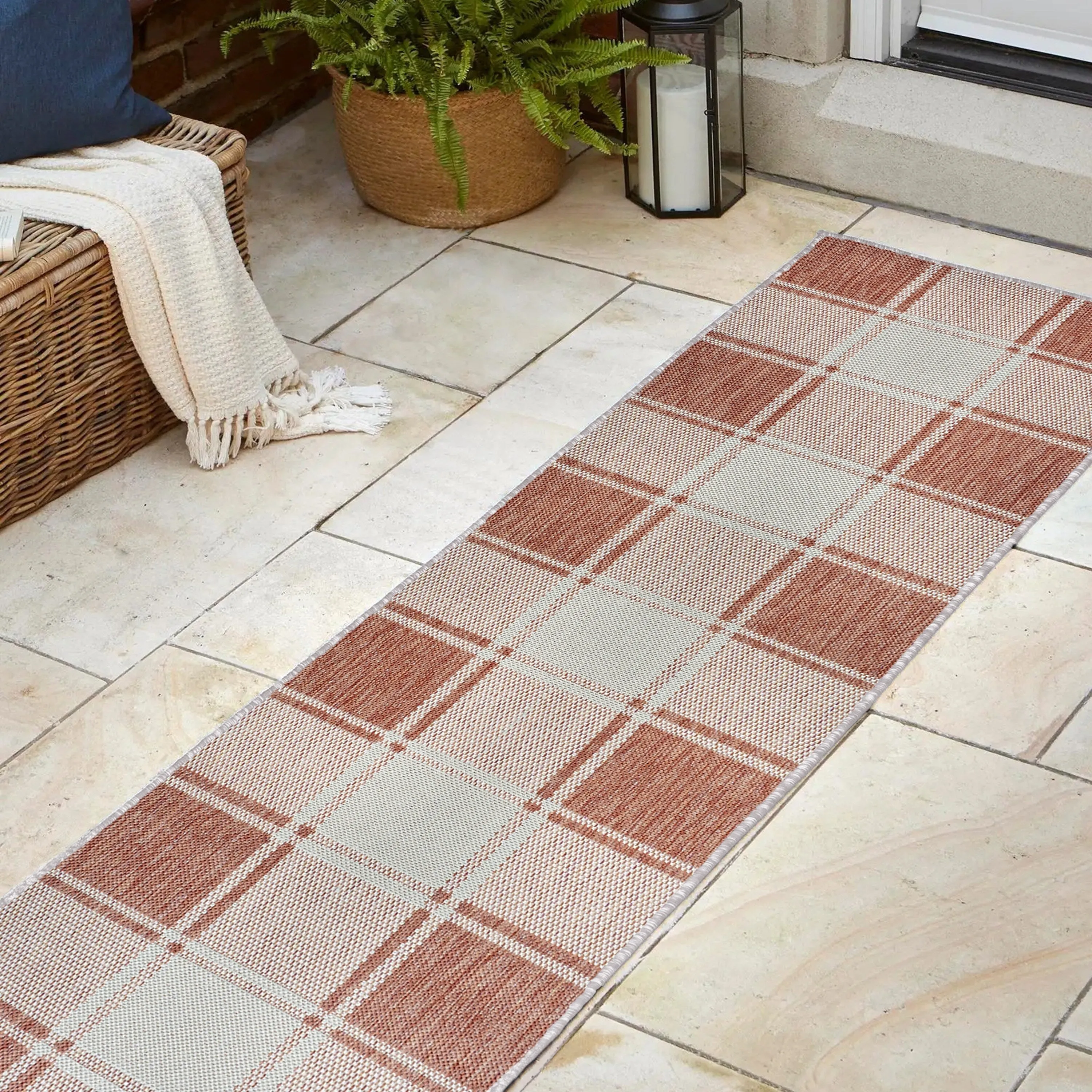 JONATHAN Y Lior Traditional Farmhouse Bold Gingham Indoor/Outdoor Area Rug