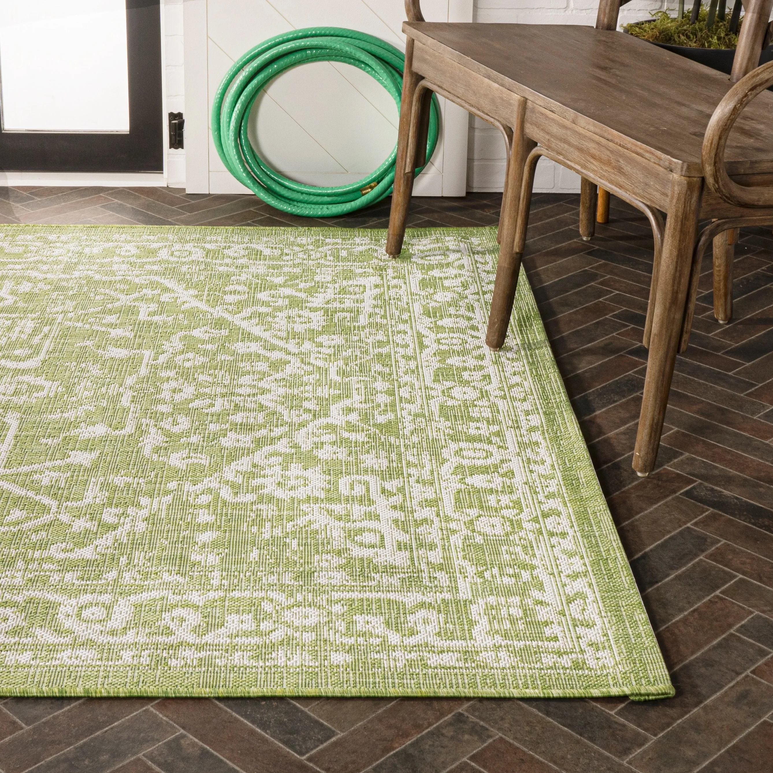 JONATHAN Y Medallion Textured Weave Indoor/Outdoor Area Rug