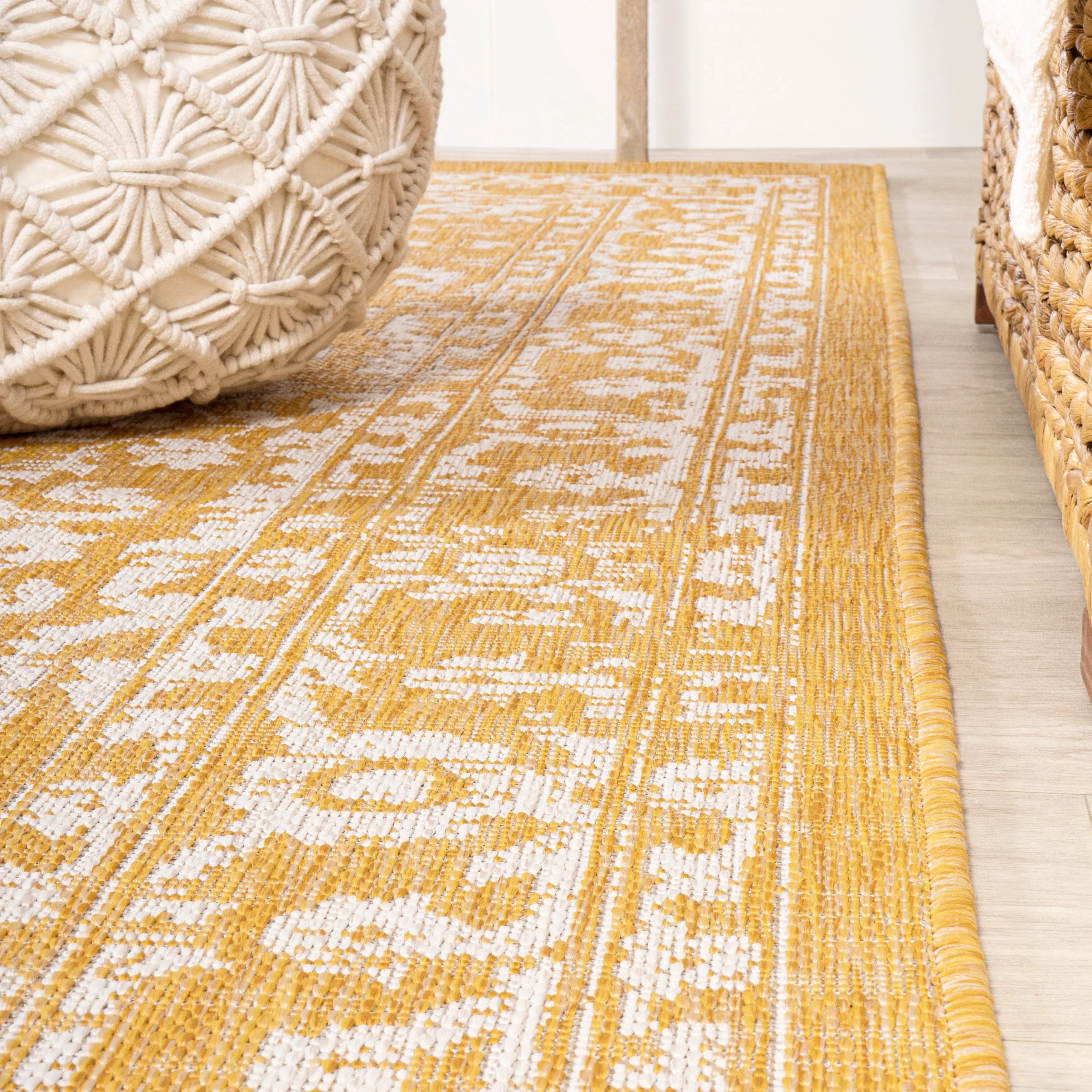 JONATHAN Y Medallion Textured Weave Indoor/Outdoor Area Rug