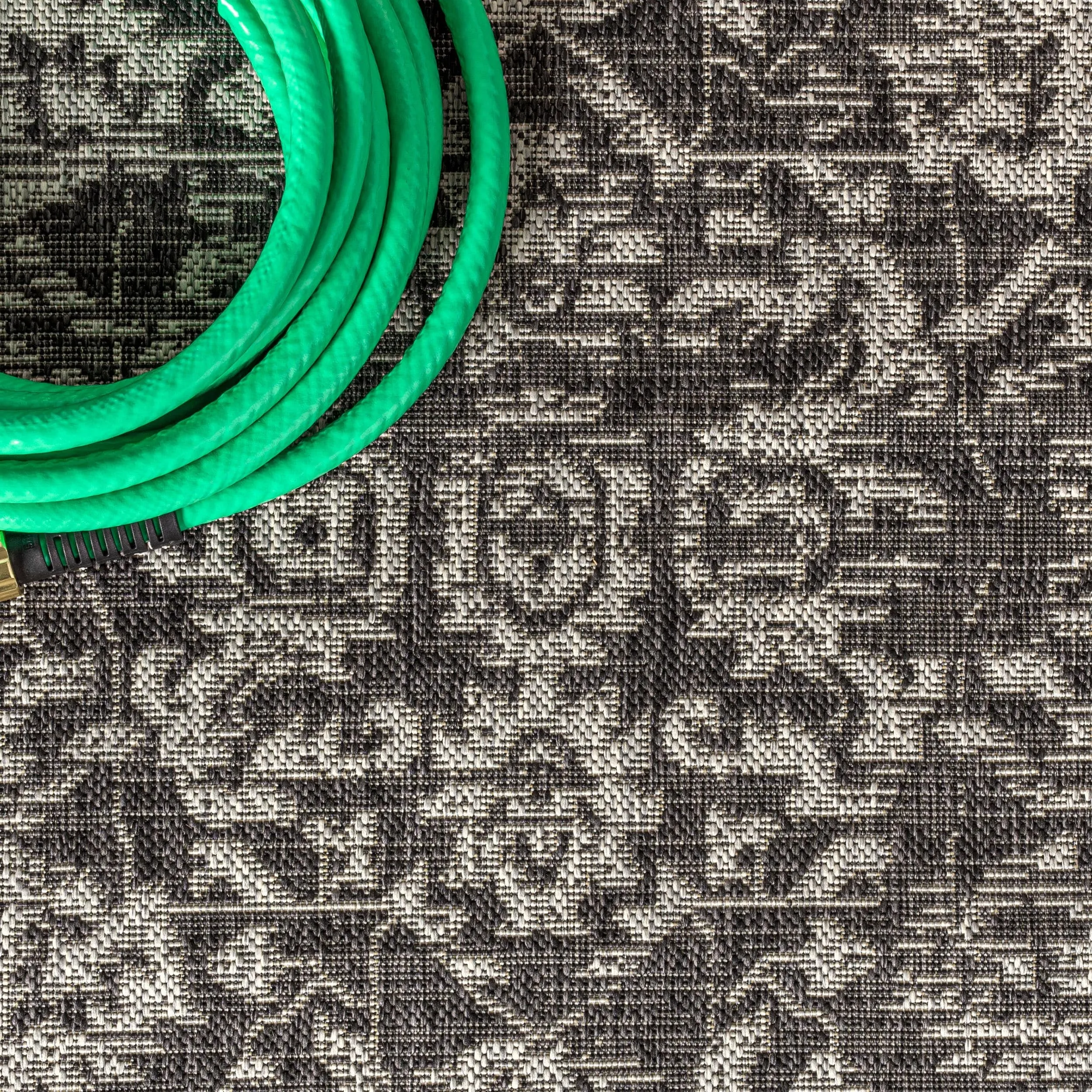 JONATHAN Y Medallion Textured Weave Indoor/Outdoor Area Rug