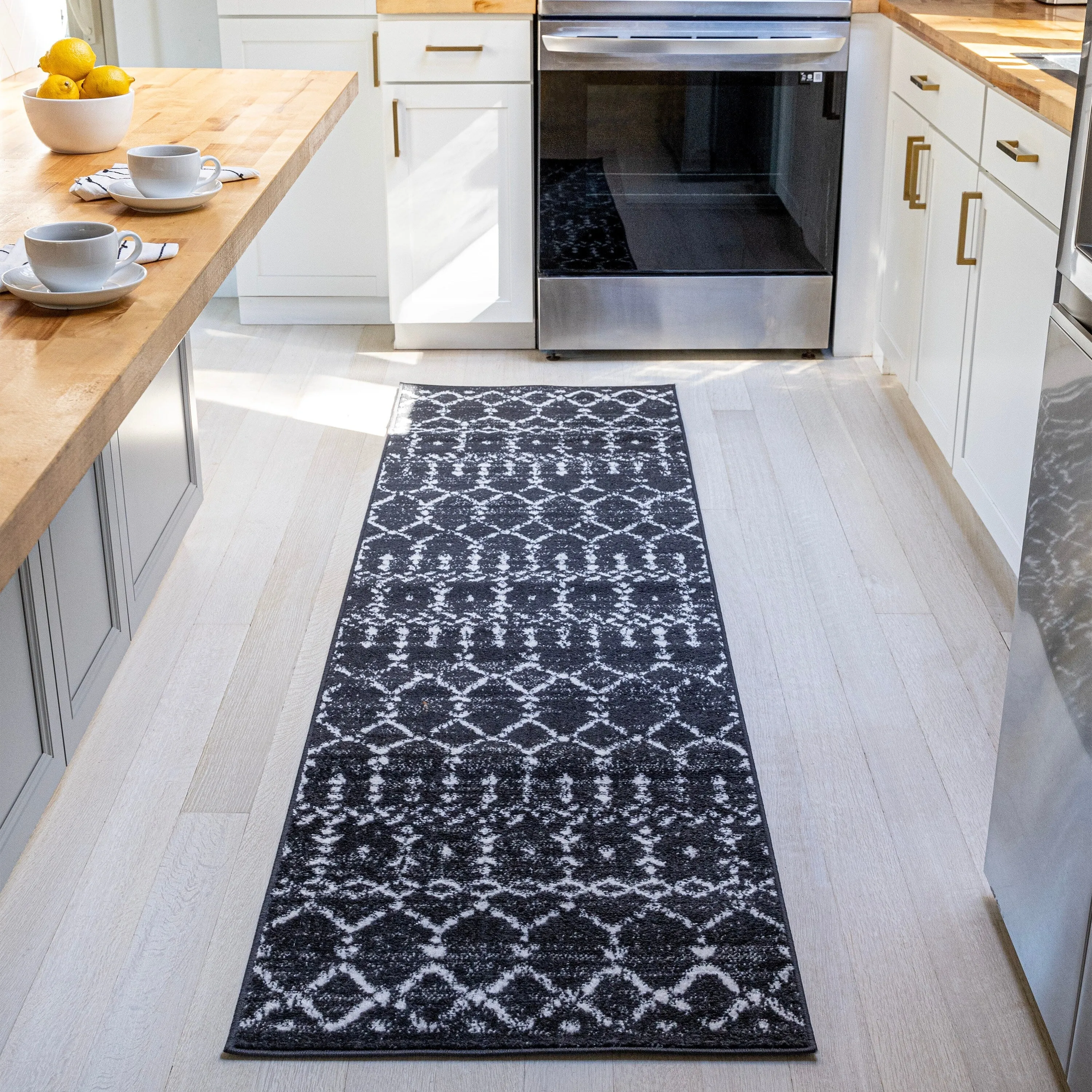 JONATHAN Y Modern HYPE Boho Vintage Diamond Area Rug