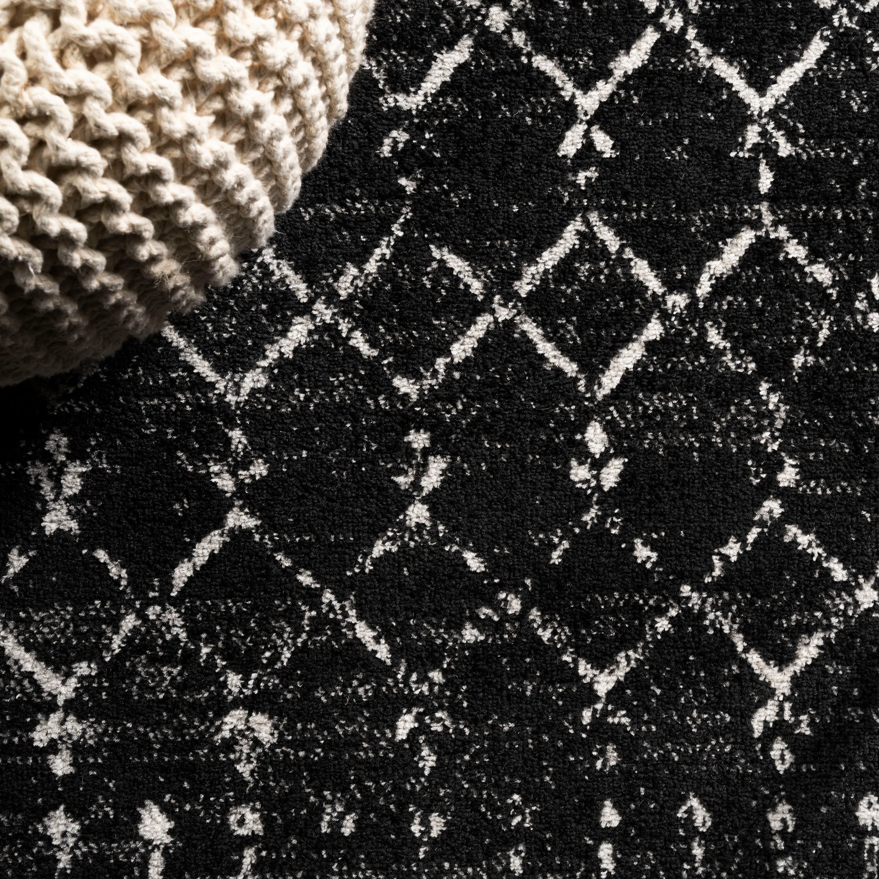 JONATHAN Y Modern HYPE Boho Vintage Diamond Area Rug