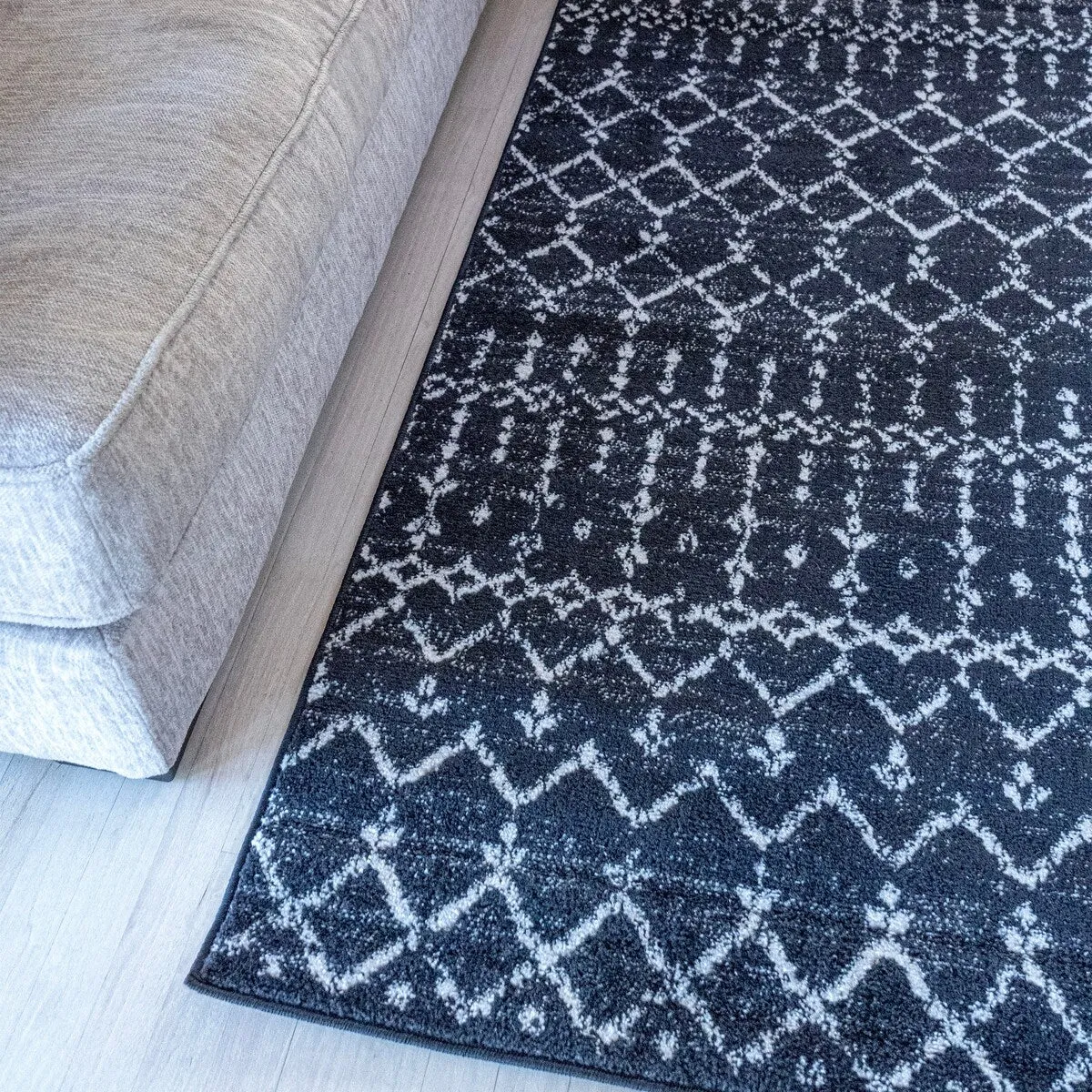 JONATHAN Y Modern HYPE Boho Vintage Diamond Area Rug