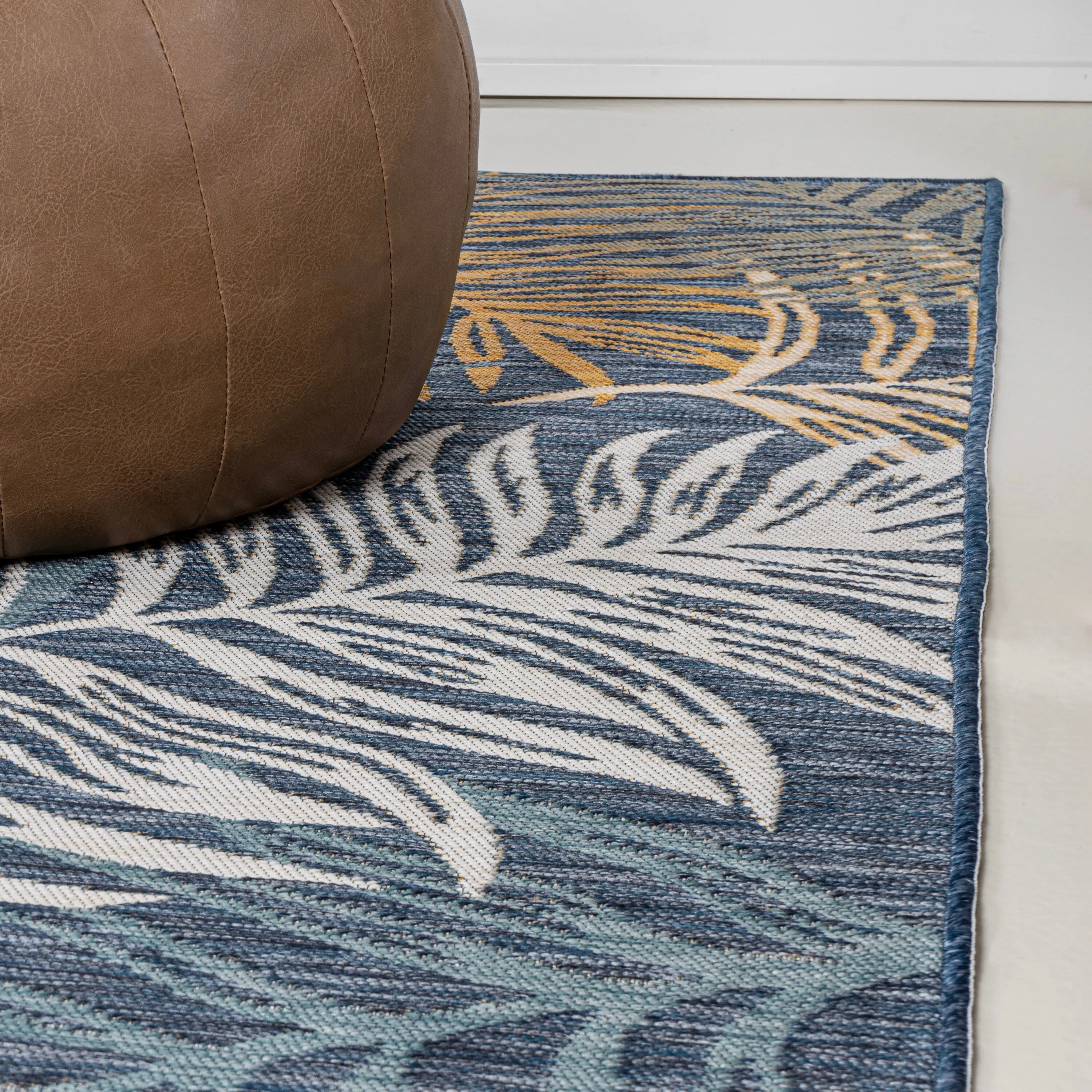 JONATHAN Y Reversible Arielle Coastal Casual Palm Frond Machine-Washable Indoor/Outdoor Area Rug