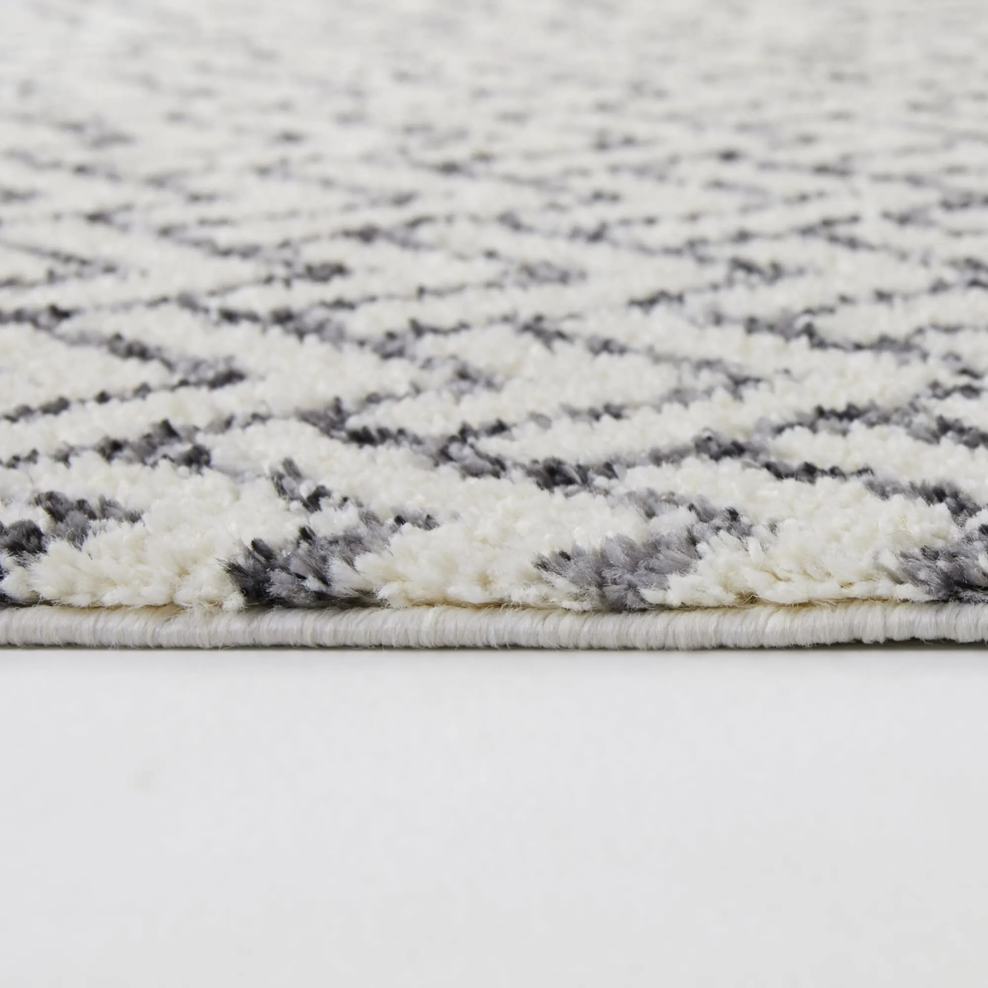 Kaufman Transitional Chevron Area Rug