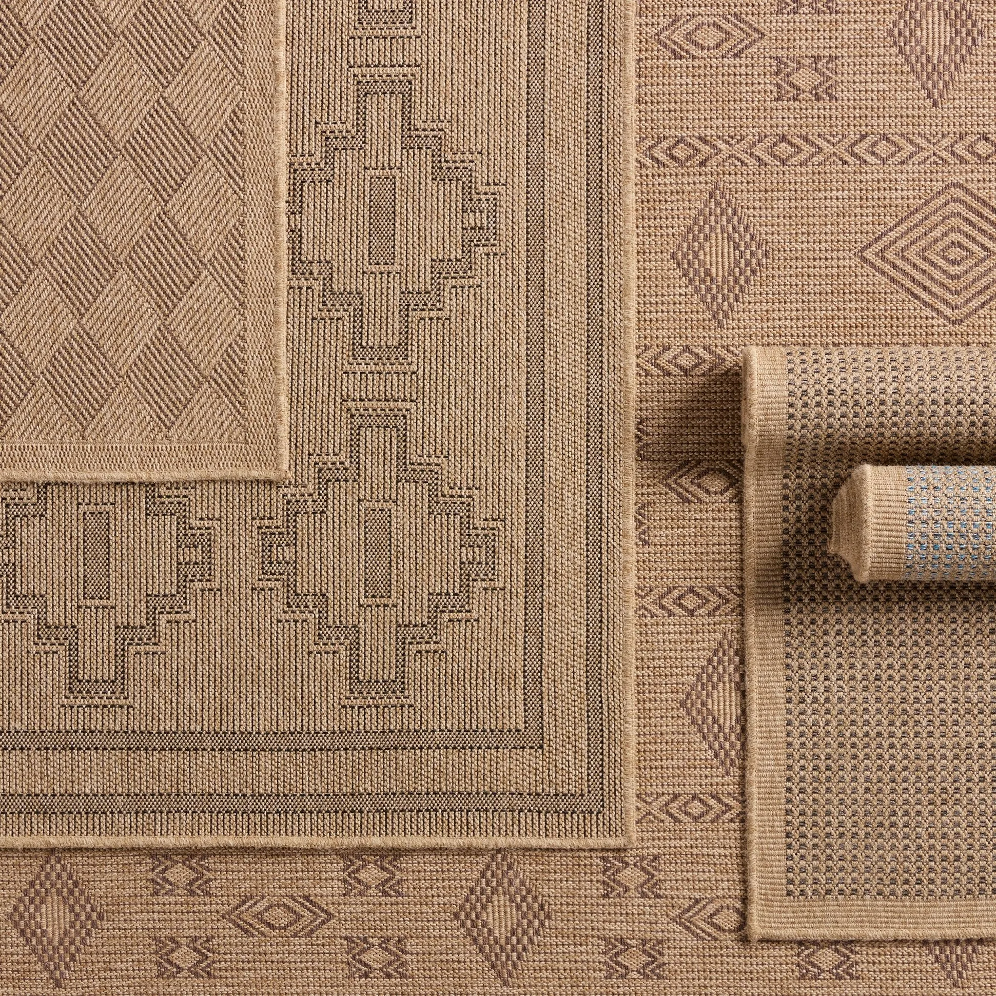 Kidal Indoor/Outdoor Solid Area Rug