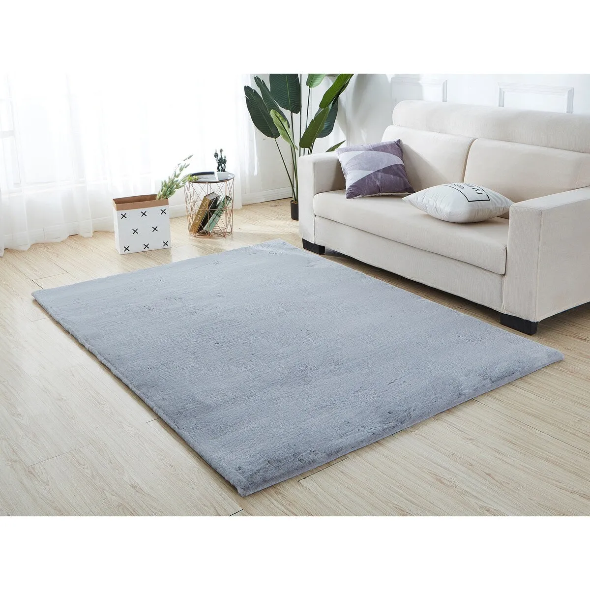Lily Luxury Chinchilla Faux Fur Rectangular Area Rug