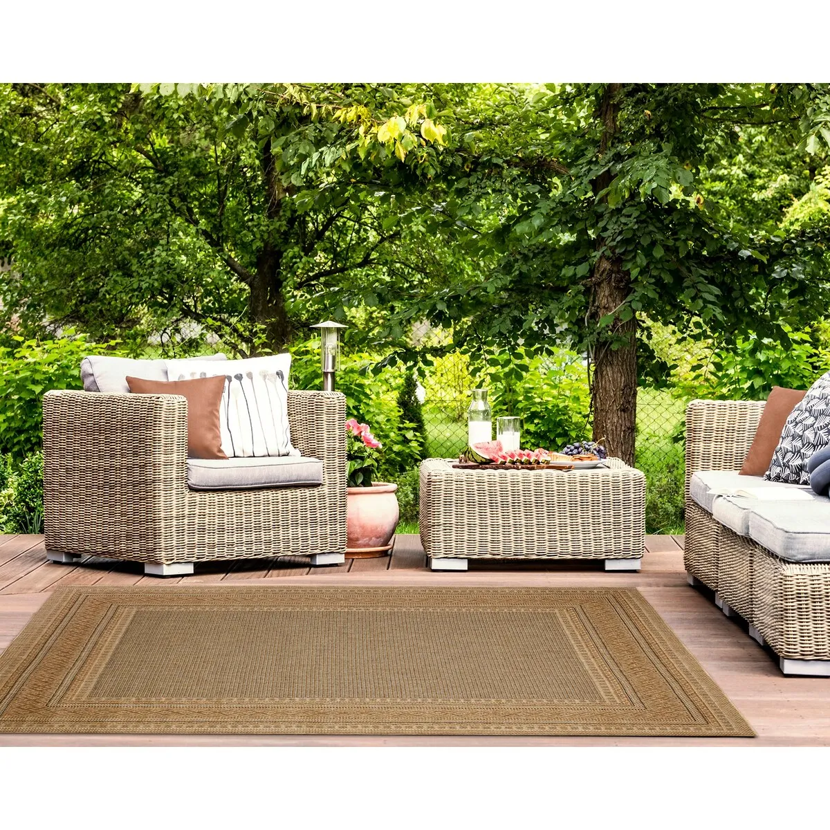Liora Manne Monterey Diamond Border Indoor/Outdoor Rug