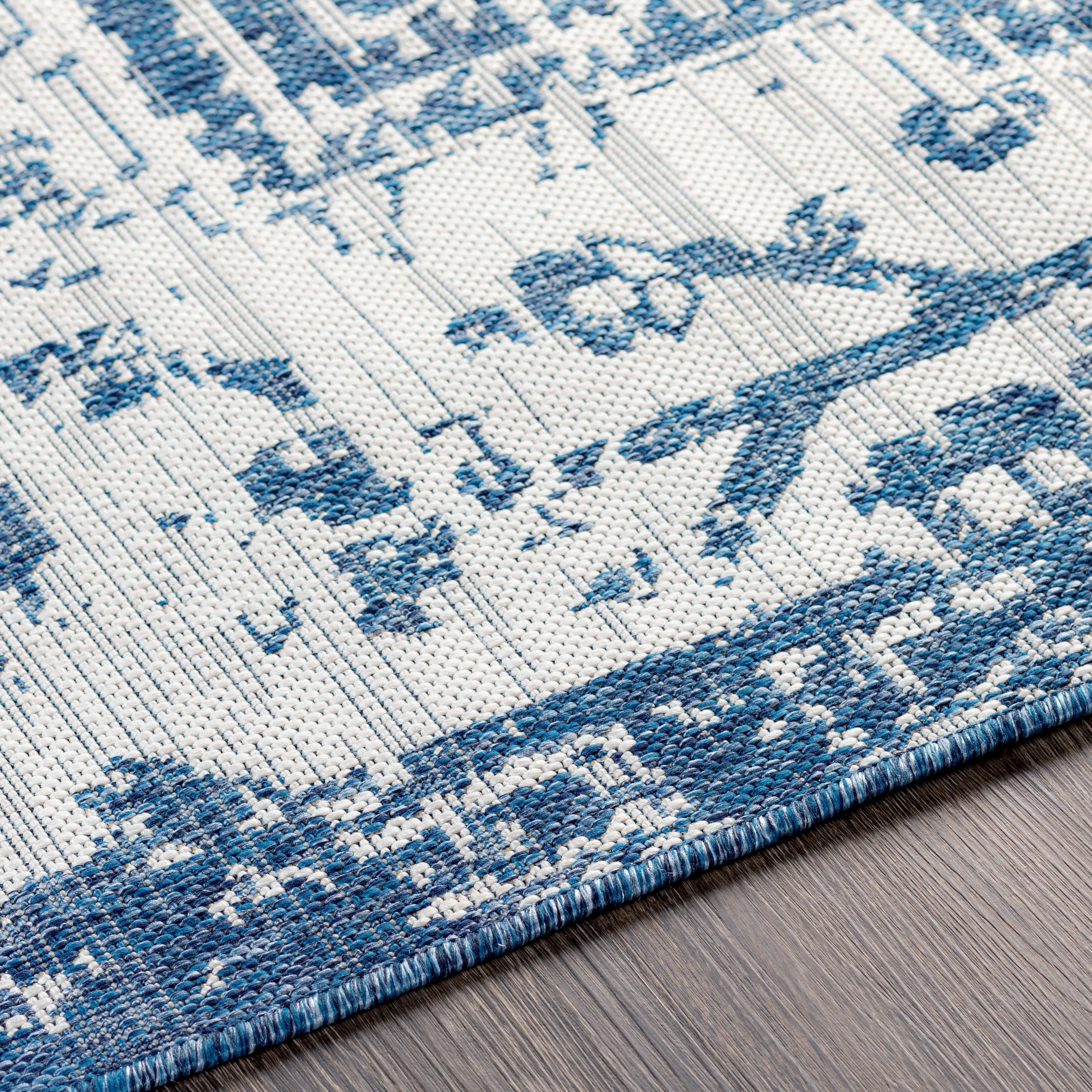 Livabliss Andell Indoor/ Outdoor Vintage Medallion Area Rug