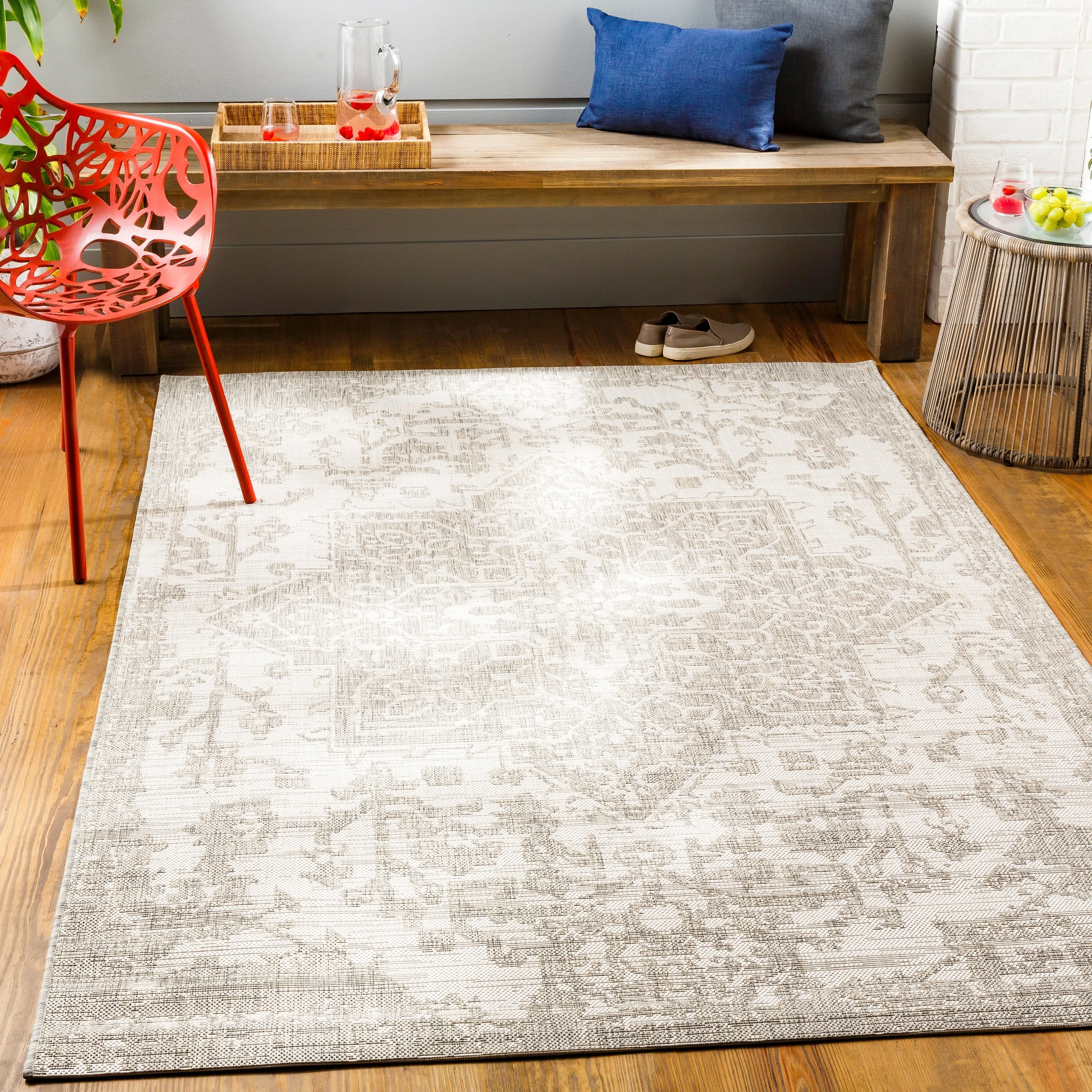 Livabliss Andell Indoor/ Outdoor Vintage Medallion Area Rug
