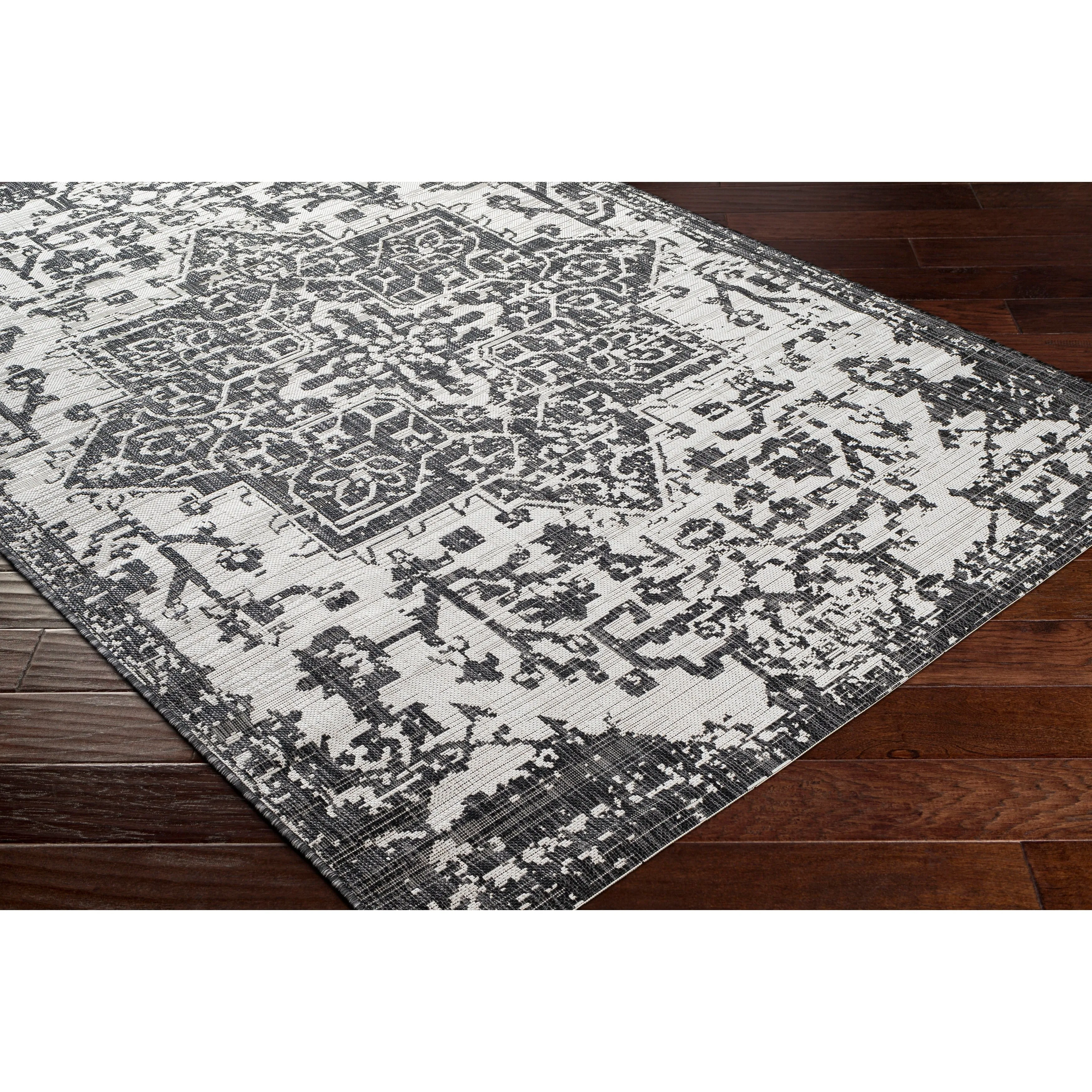 Livabliss Andell Indoor/ Outdoor Vintage Medallion Area Rug