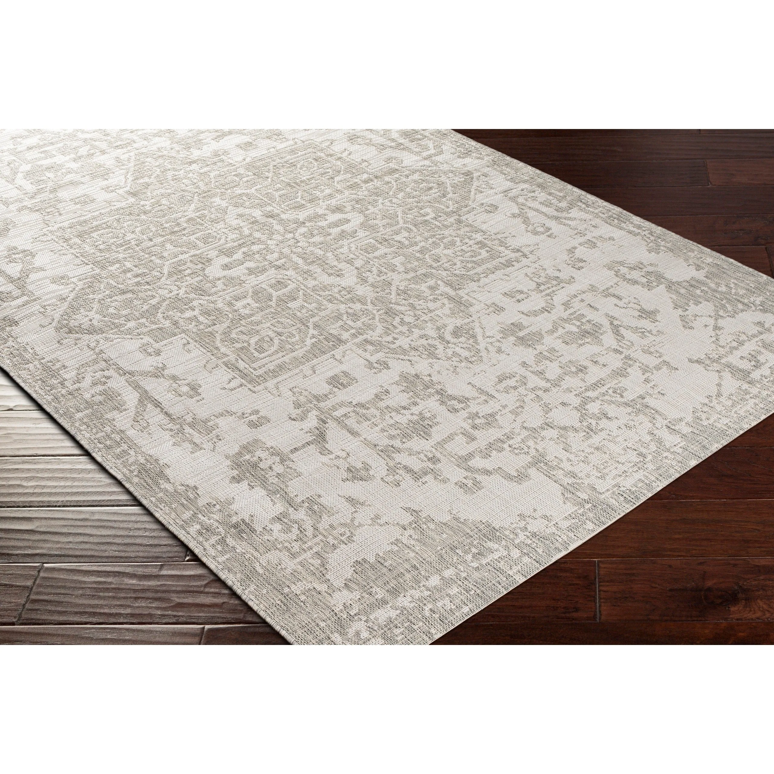 Livabliss Andell Indoor/ Outdoor Vintage Medallion Area Rug