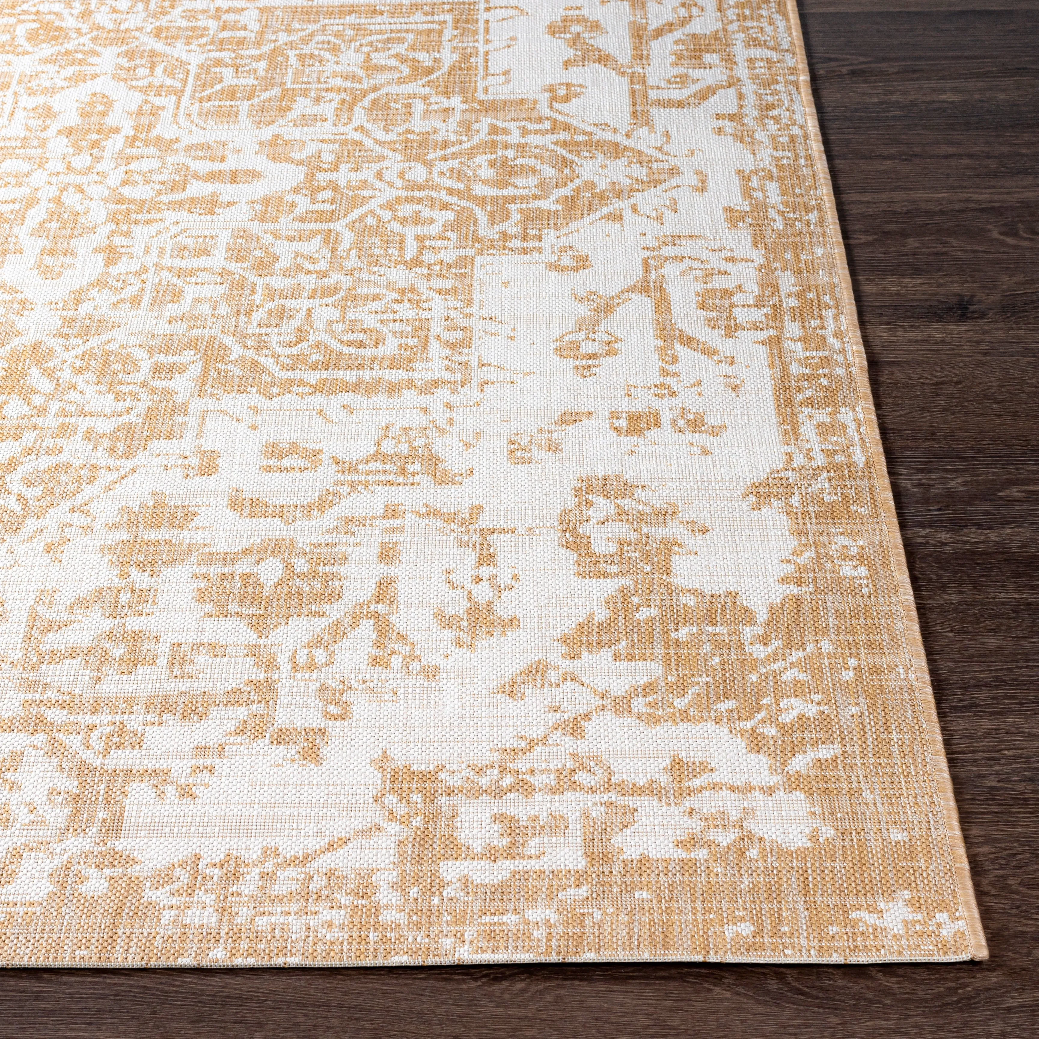 Livabliss Andell Indoor/ Outdoor Vintage Medallion Area Rug