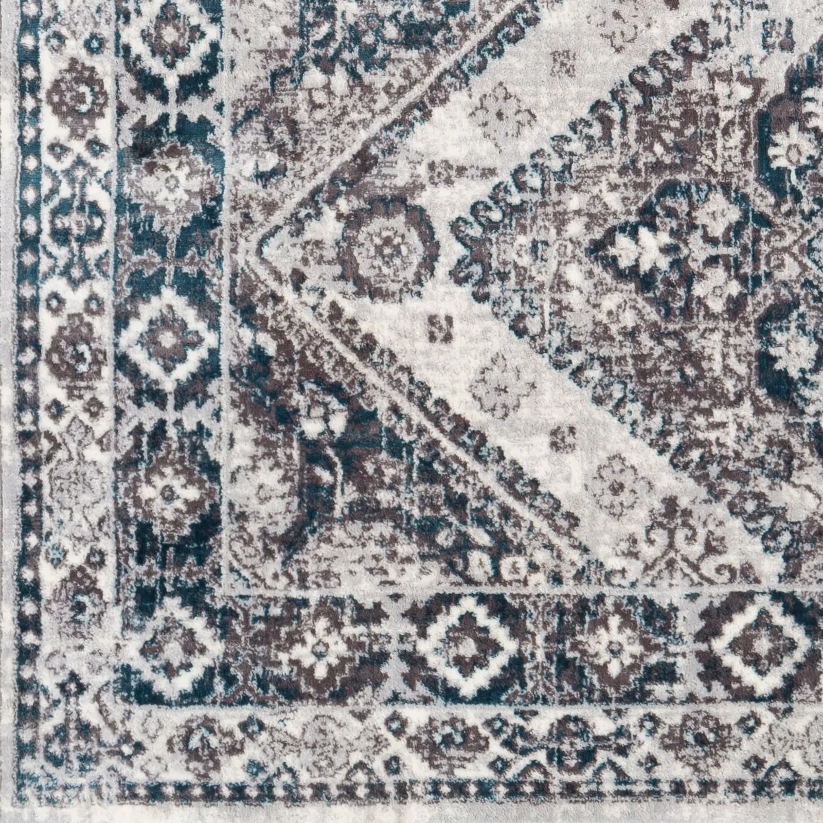 Livabliss Arundell Bohemian Medallion Area Rug