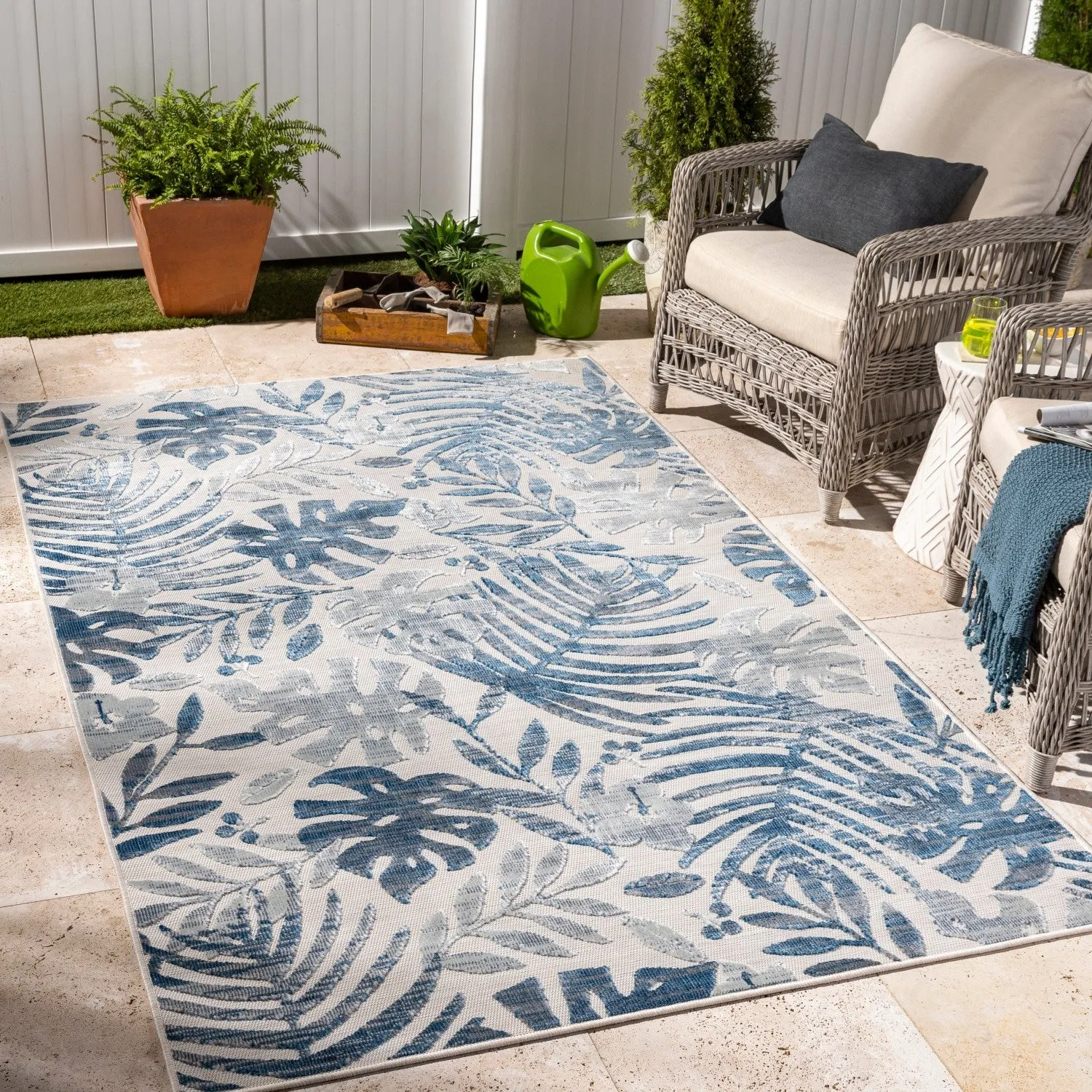Livabliss Cabo Casual Palm Indoor/ Outdoor Area Rug