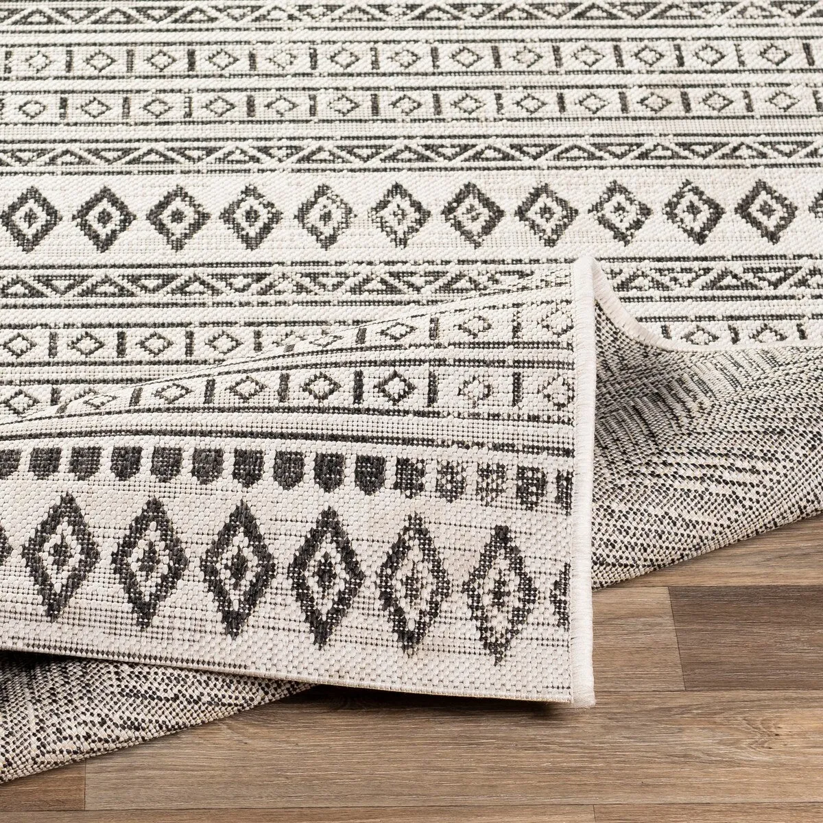 Livabliss Cintia Indoor/ Outdoor Bohemian Stripe Area Rug
