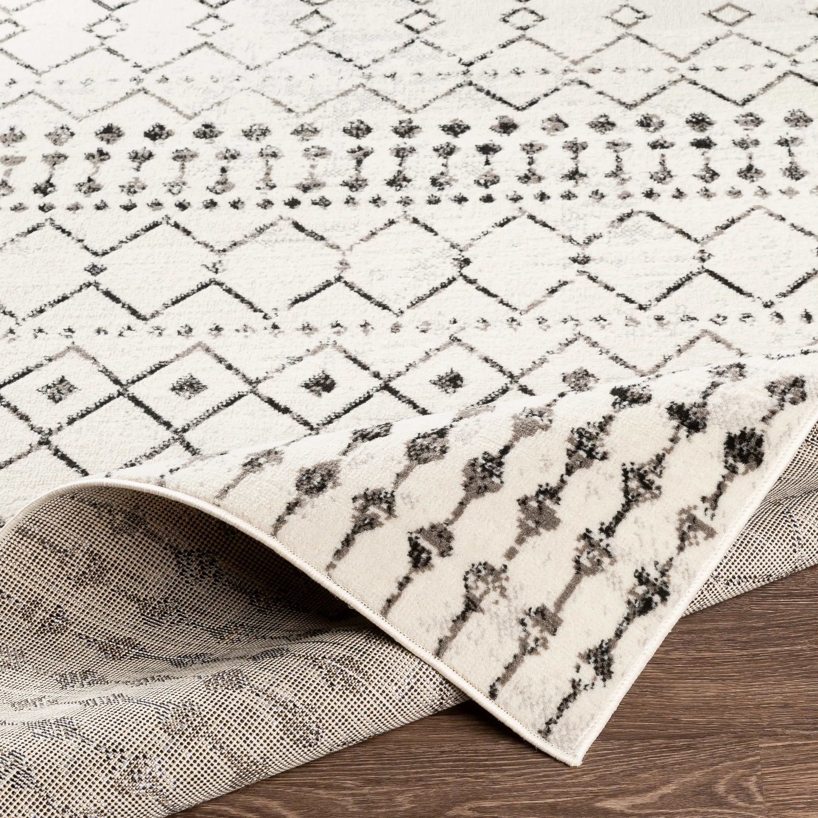 Livabliss Elia Moroccan Trellis Area Rug