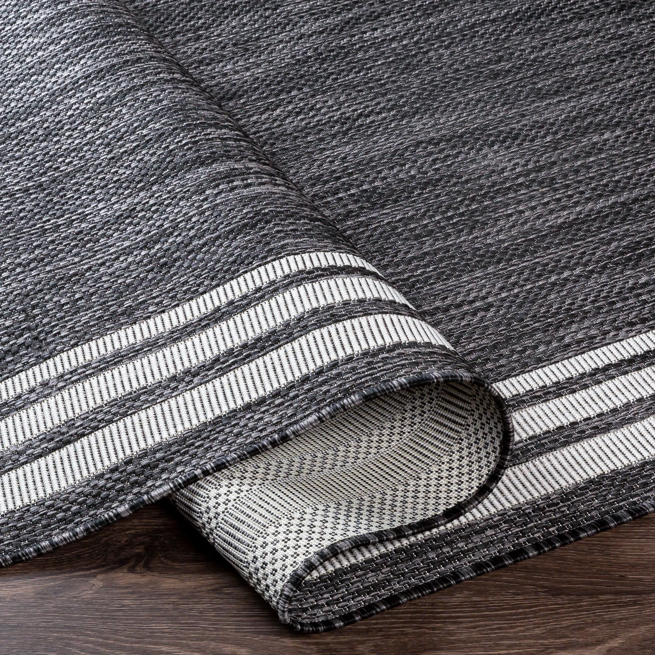 Livabliss Jeremie Indoor/ Outdoor Border Area Rug