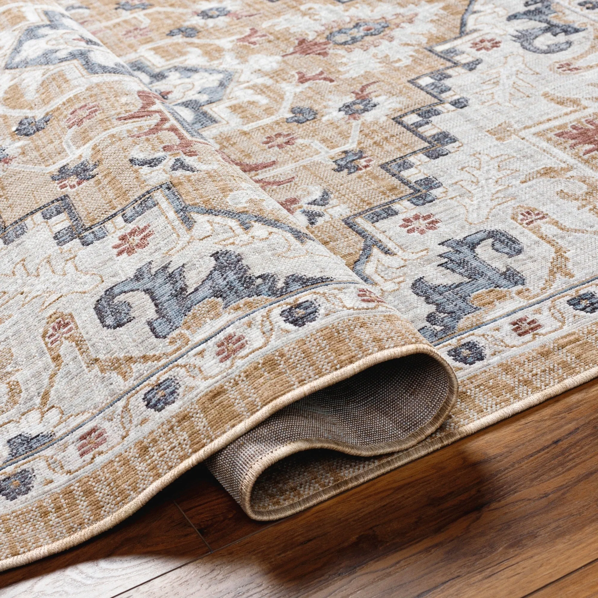 Livabliss Juliet Traditional Recycled Indoor / Outdoor Area Rug