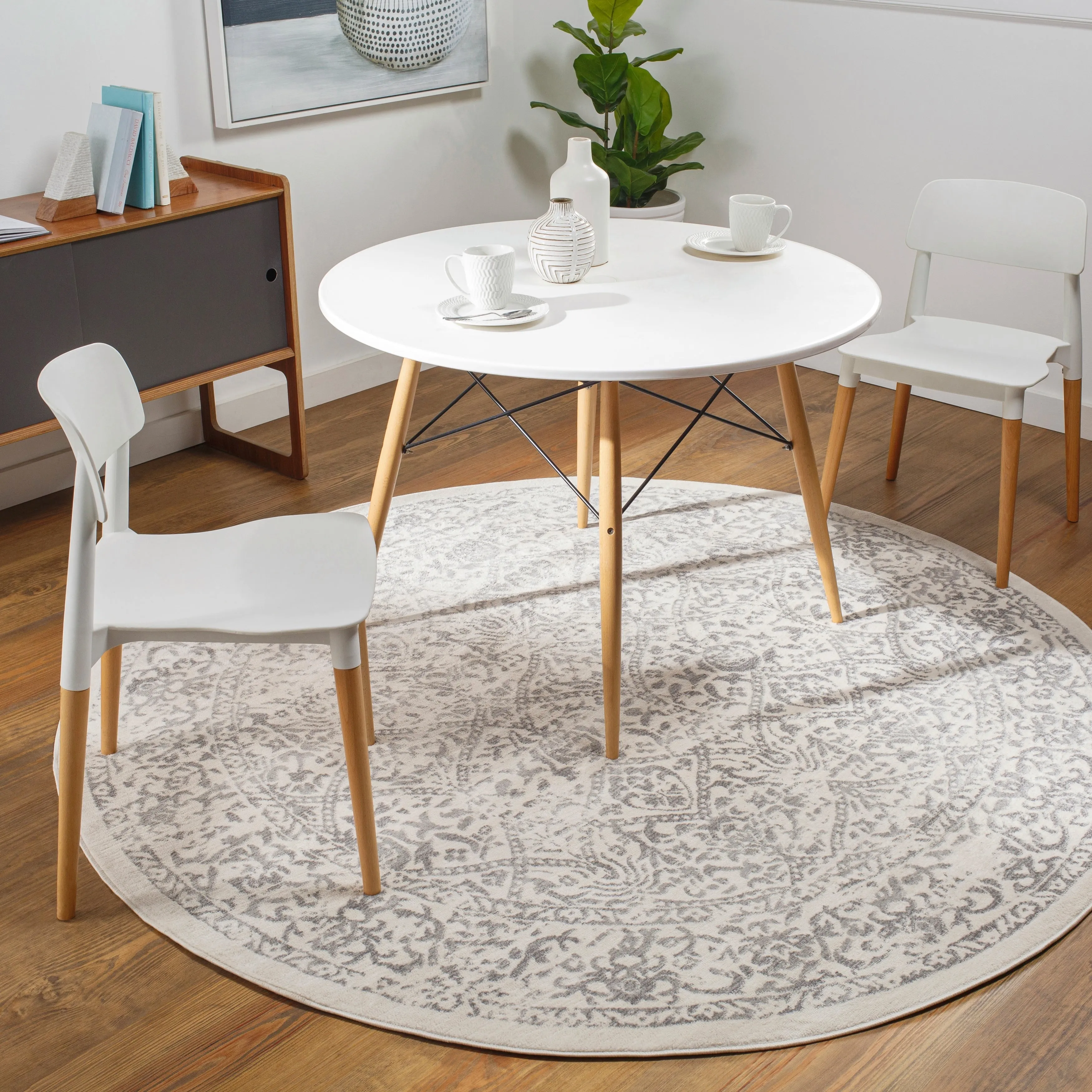 Livabliss Juventas Distressed Medallion Area Rug