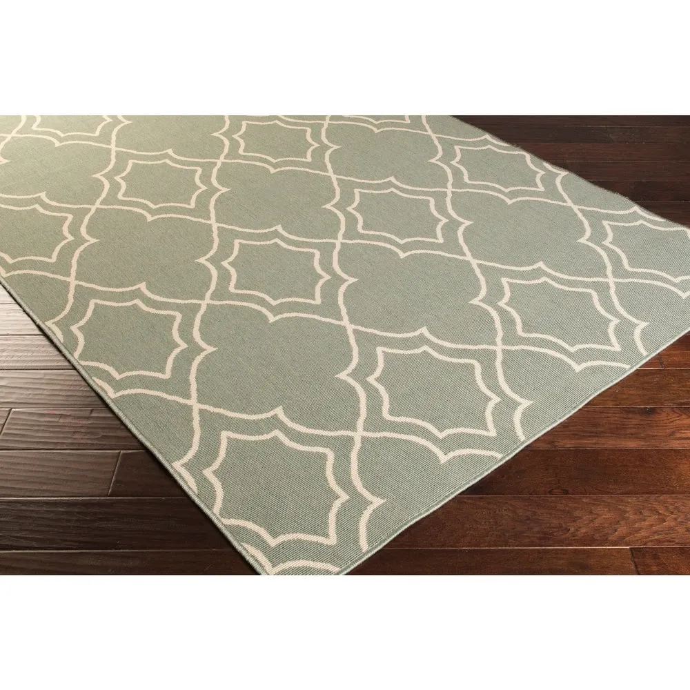 Livabliss Natasha Indoor/ Outdoor Transitional Trellis Area Rug