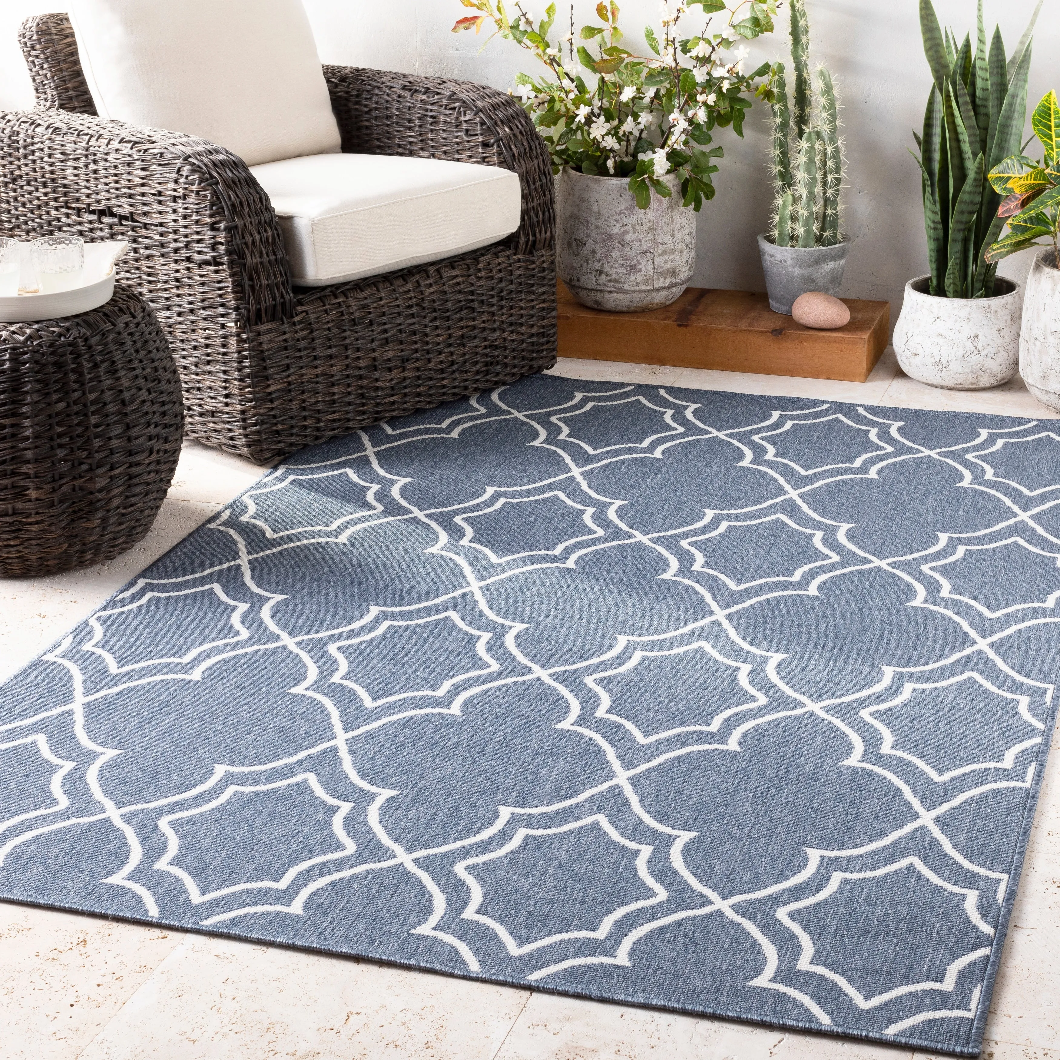 Livabliss Natasha Indoor/ Outdoor Transitional Trellis Area Rug