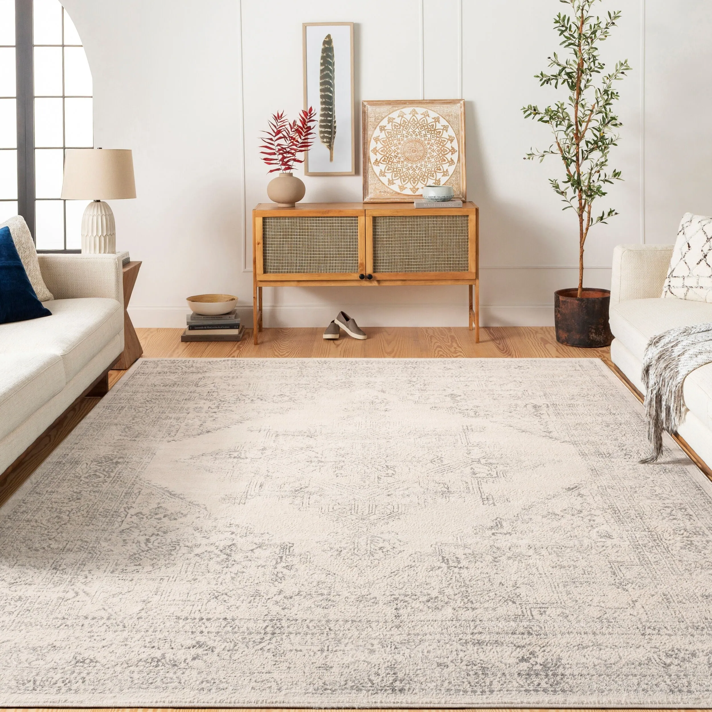 Livabliss Roma Updated Traditional Medallion Area Rug