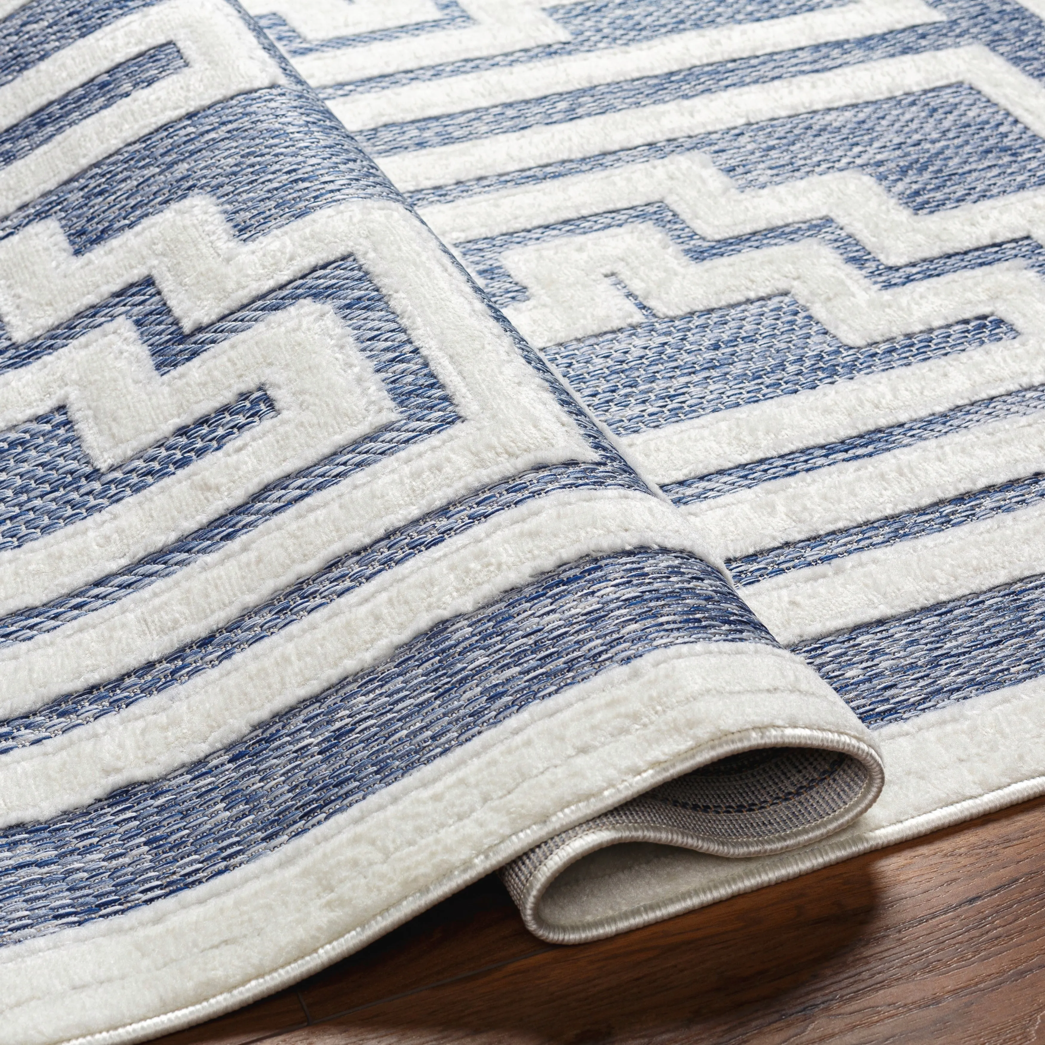 Livabliss San Diego Indoor/ Outdoor Geometric Area Rug