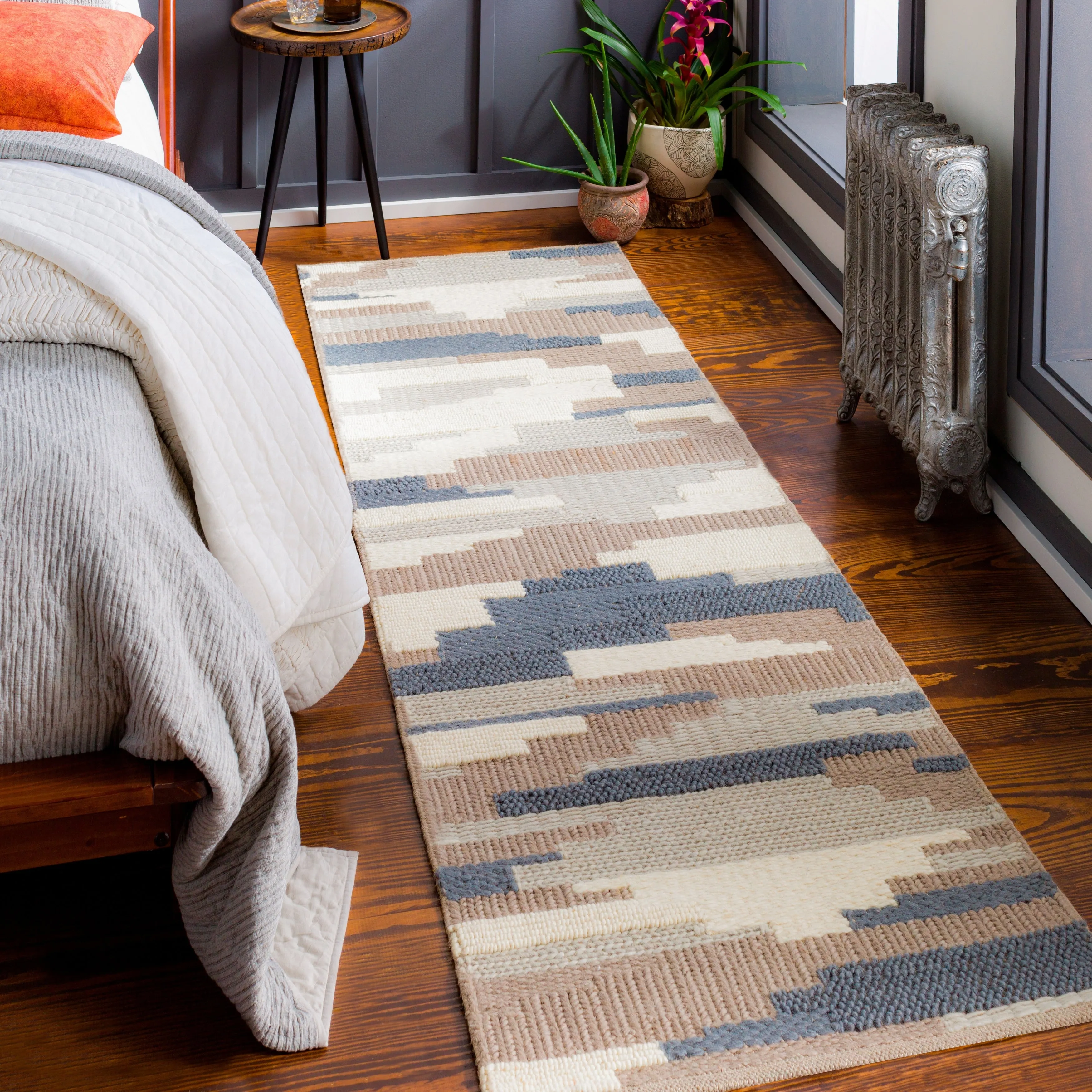 Livabliss Severena Handmade Casual Wool Area Rug