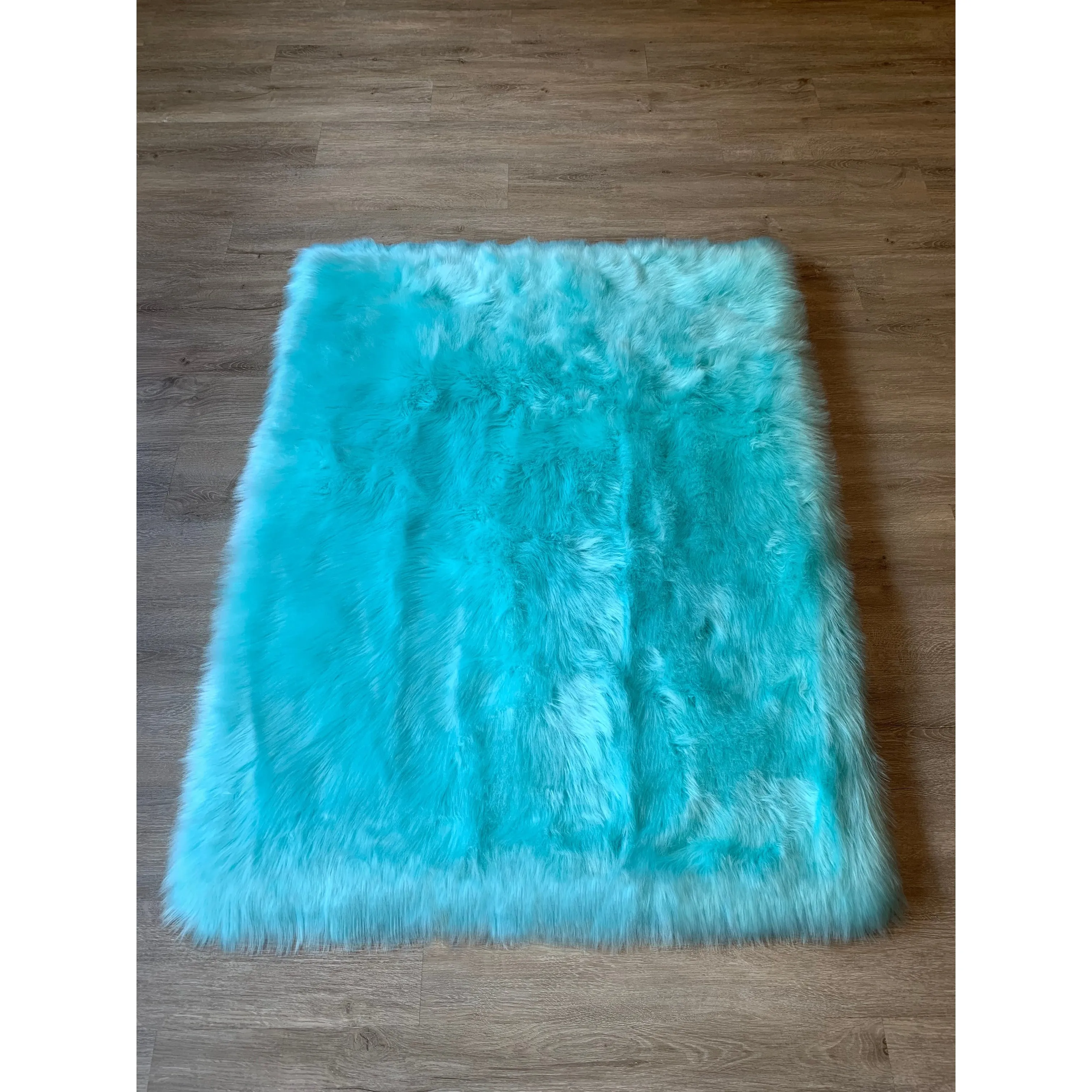 Luxurious Faux Sheepskin Area Rug