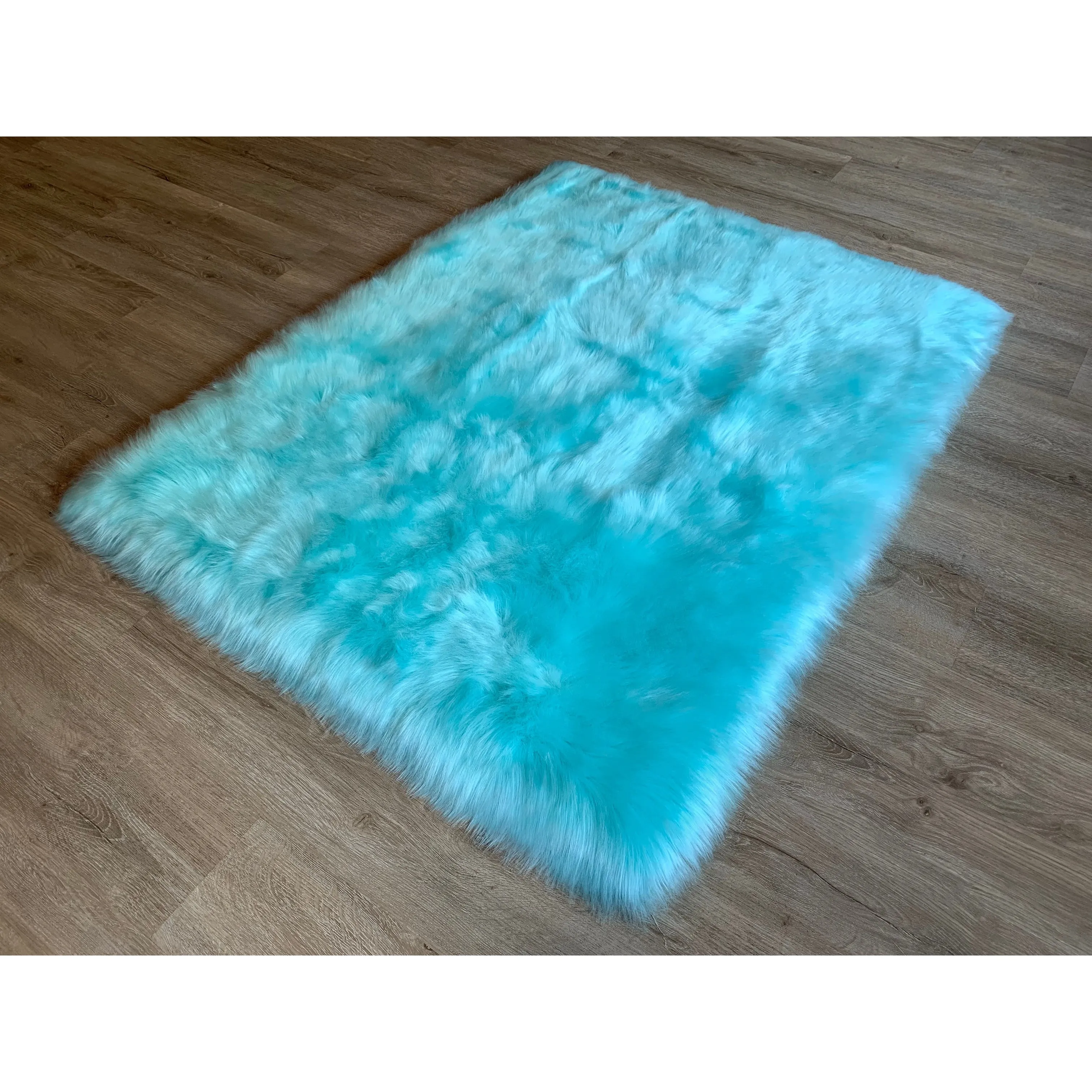 Luxurious Faux Sheepskin Area Rug