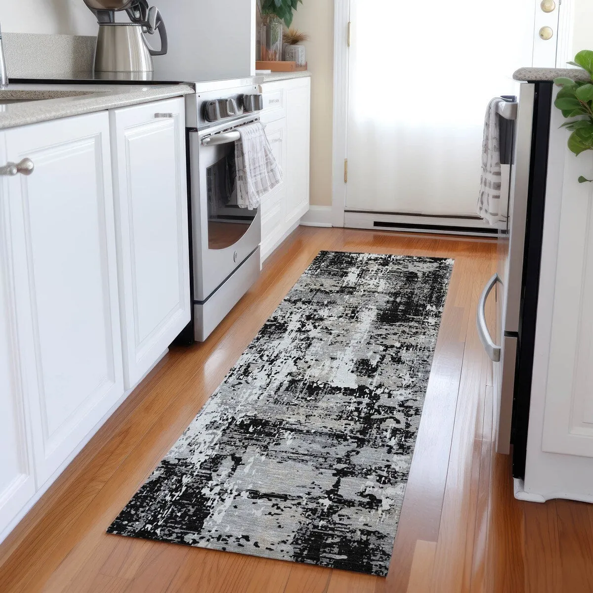 Machine Washable Indoor/ Outdoor Abstract Chantille Rug