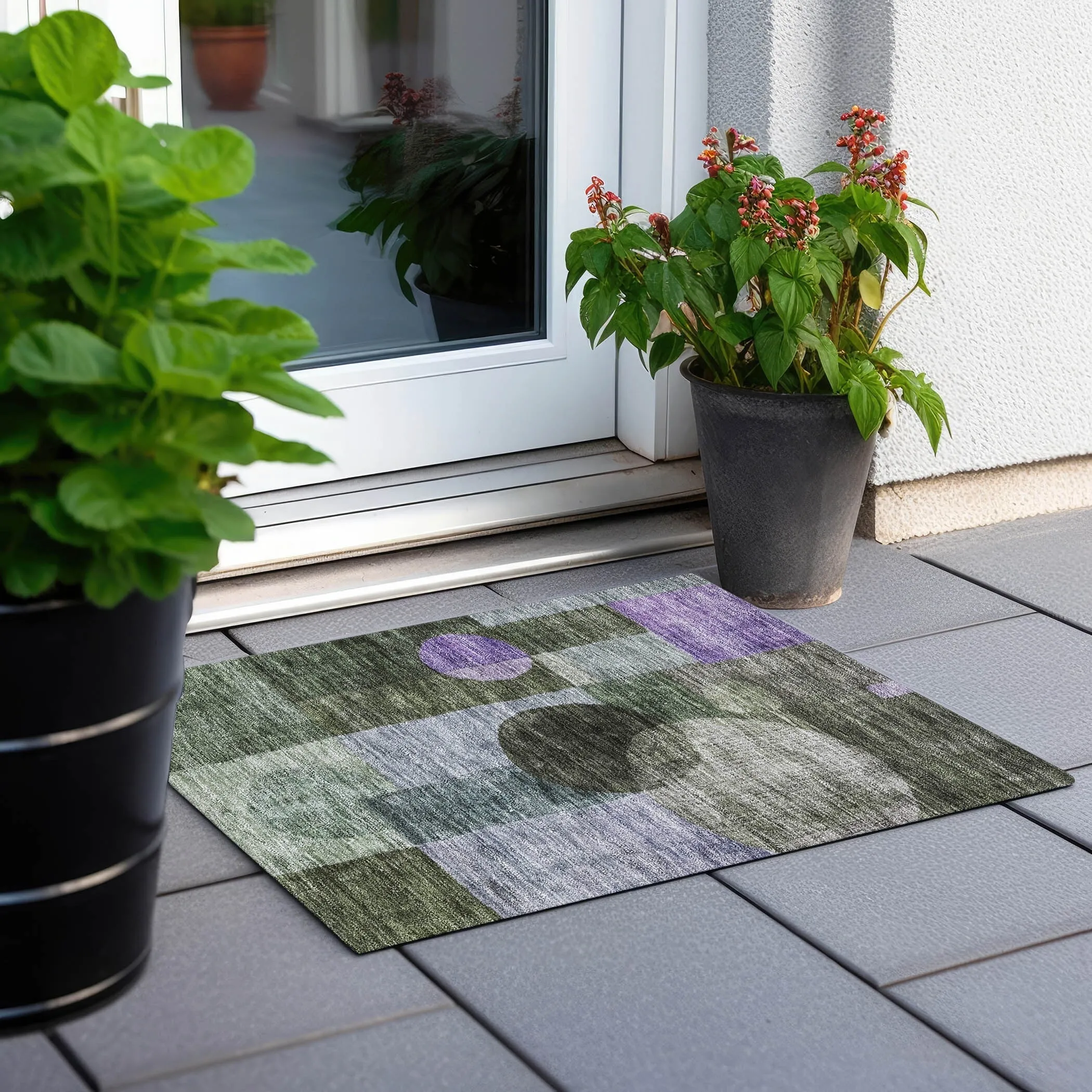Machine Washable Indoor/ Outdoor Abstract Geo Chantille Rug