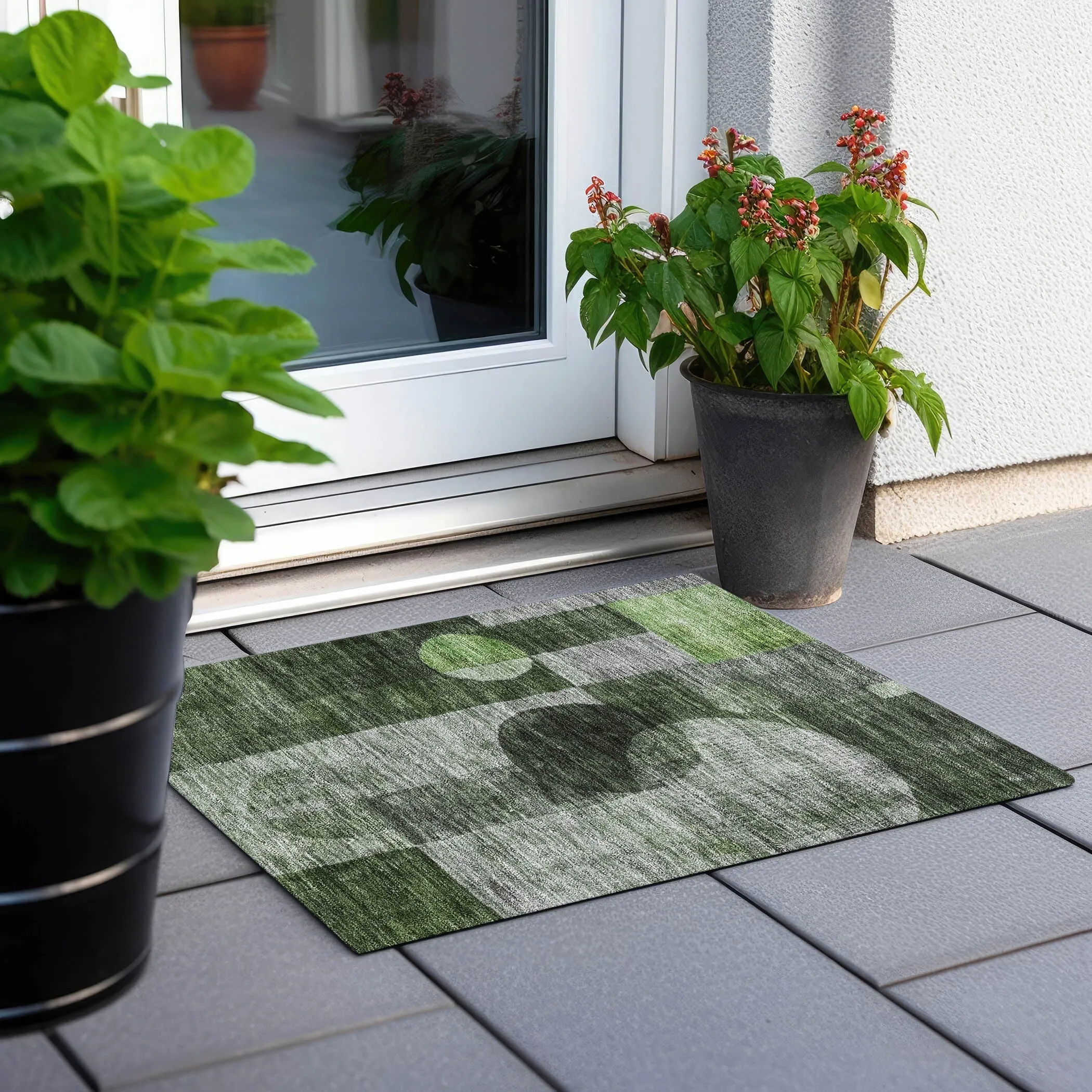 Machine Washable Indoor/ Outdoor Abstract Geo Chantille Rug